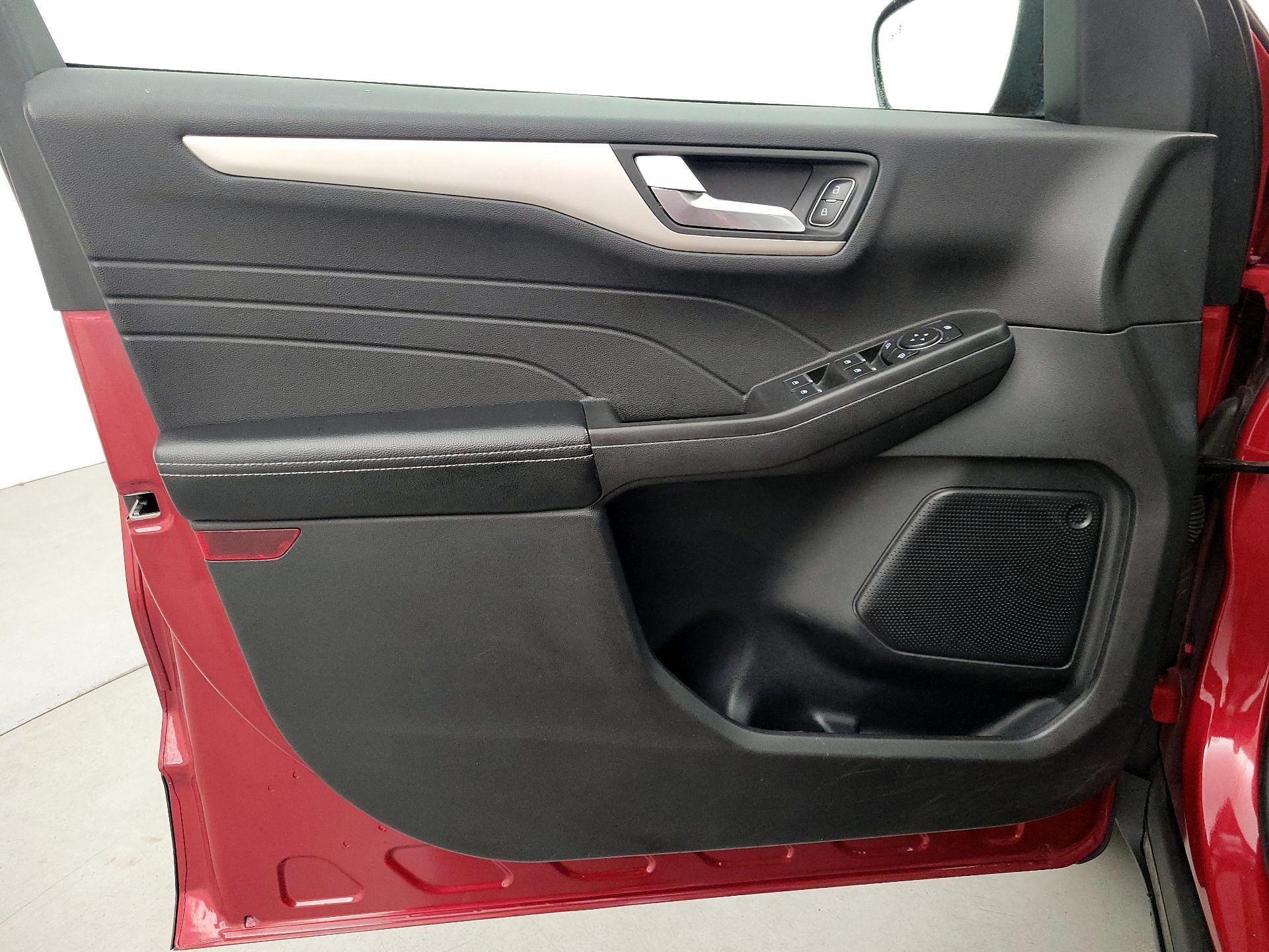 Thumbnail: 2021 Ford Escape - 12