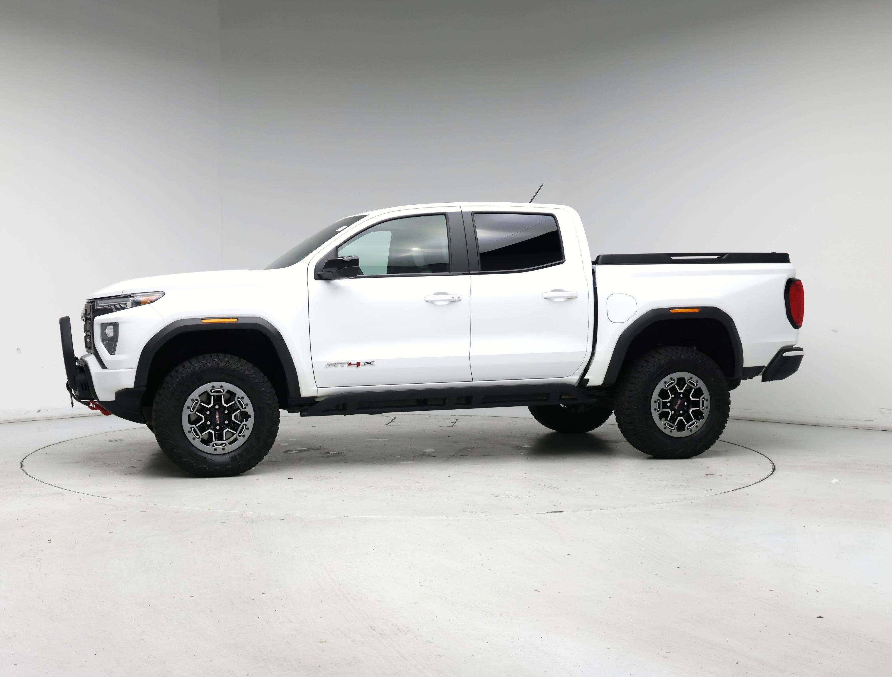 Thumbnail: 2023 GMC Canyon - 3
