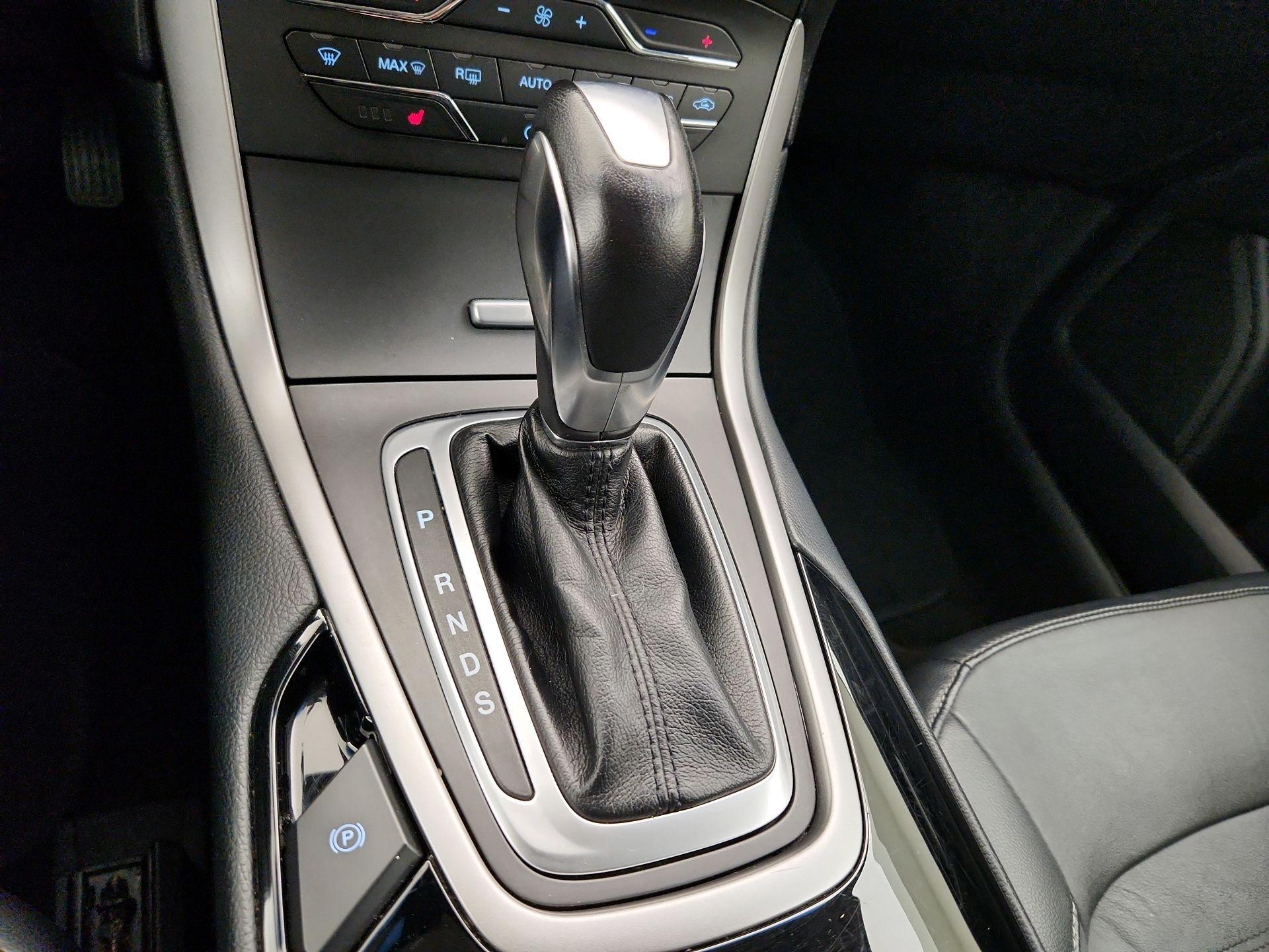 Thumbnail: 2018 Ford Edge - 17