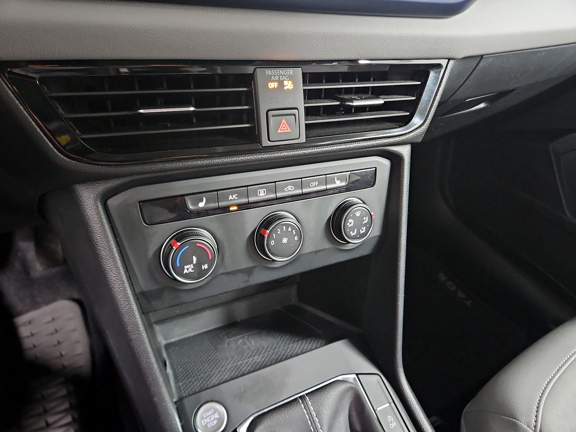 Thumbnail: 2022 Volkswagen Taos - 16