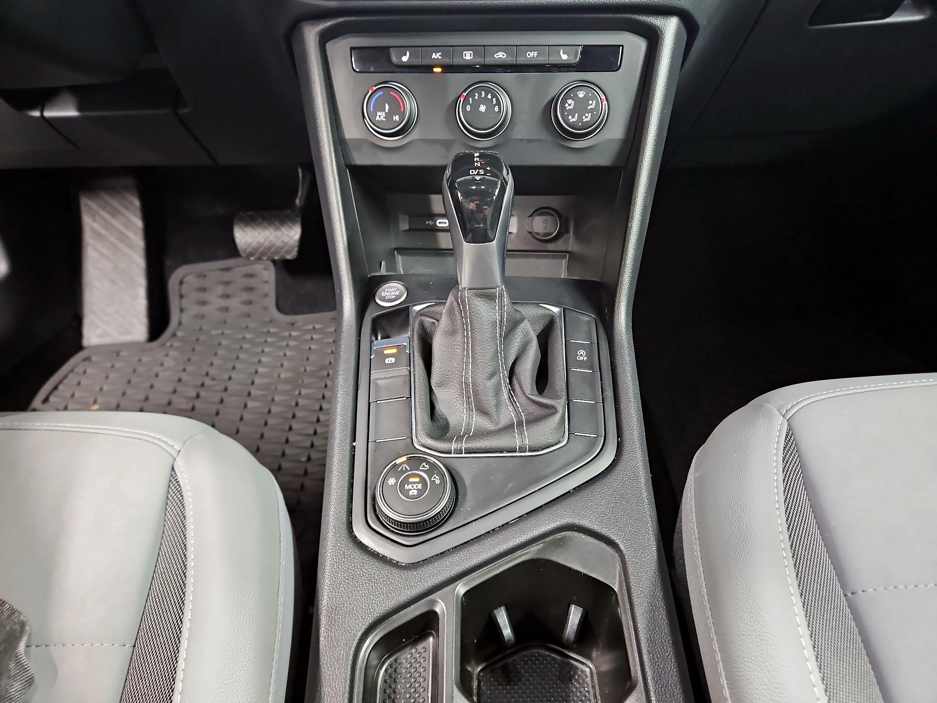 Thumbnail: 2022 Volkswagen Taos - 17