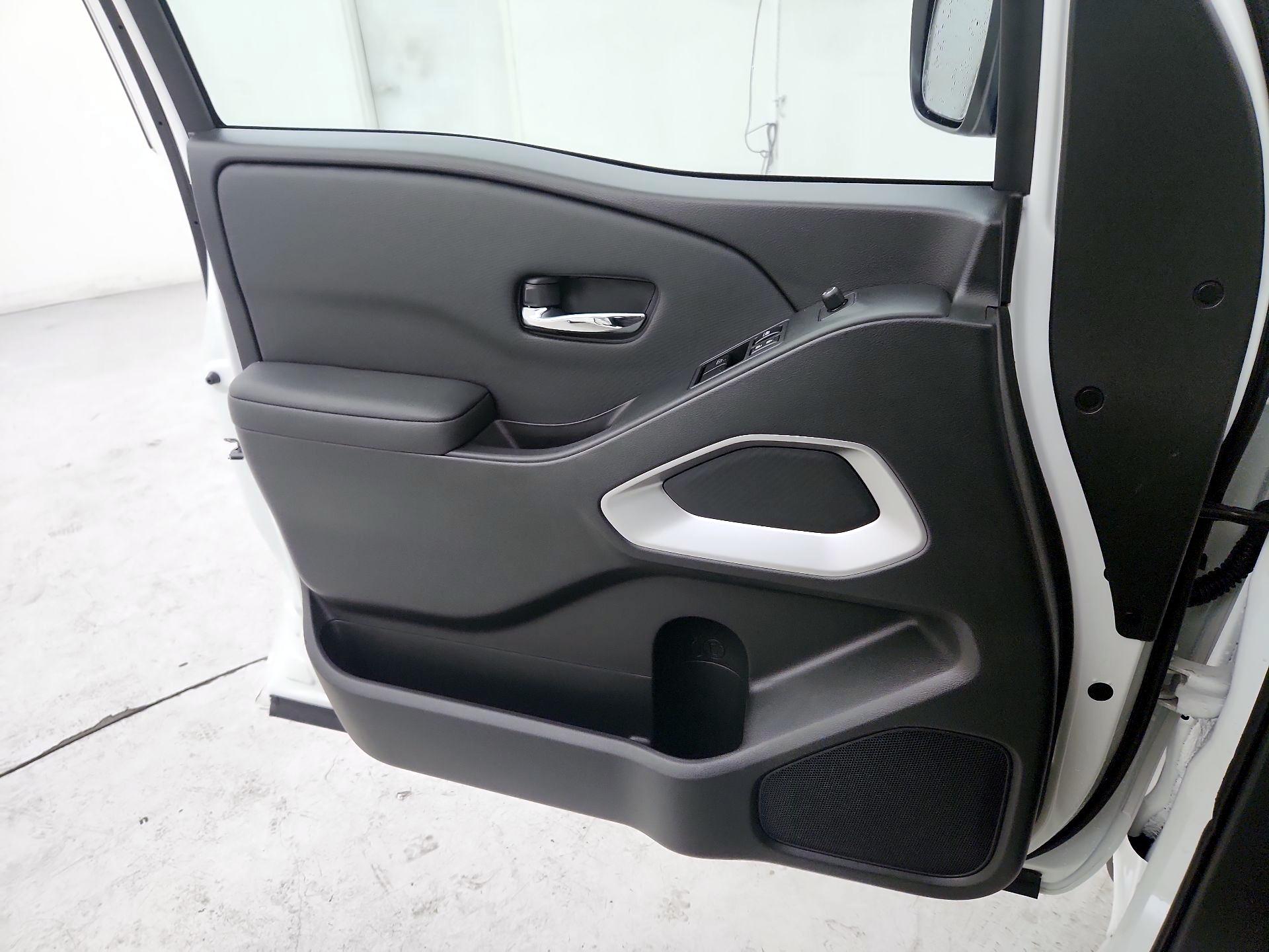 Thumbnail: 2024 Nissan Frontier - 12