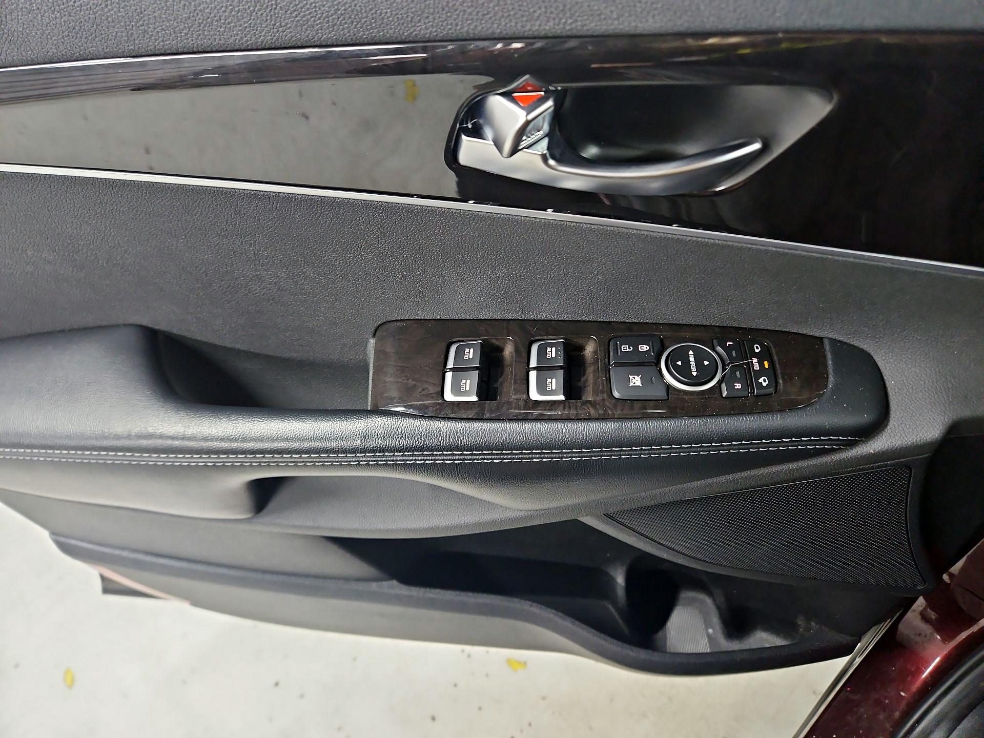 Thumbnail: 2018 Kia Sorento - 12