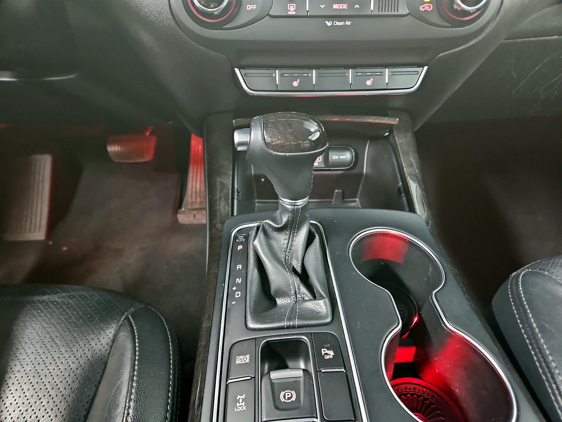 Thumbnail: 2018 Kia Sorento - 17