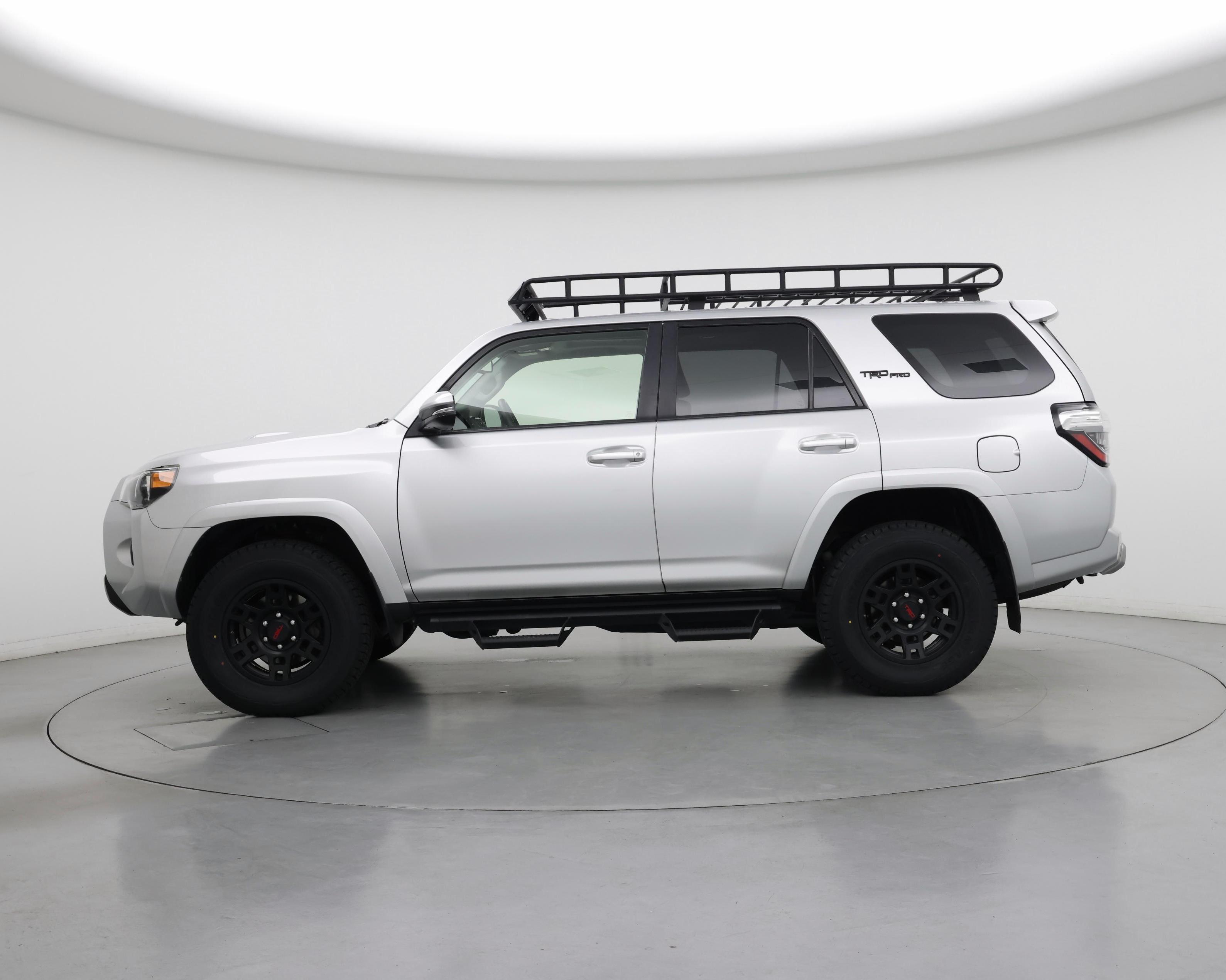 Thumbnail: 2017 Toyota 4Runner - 3
