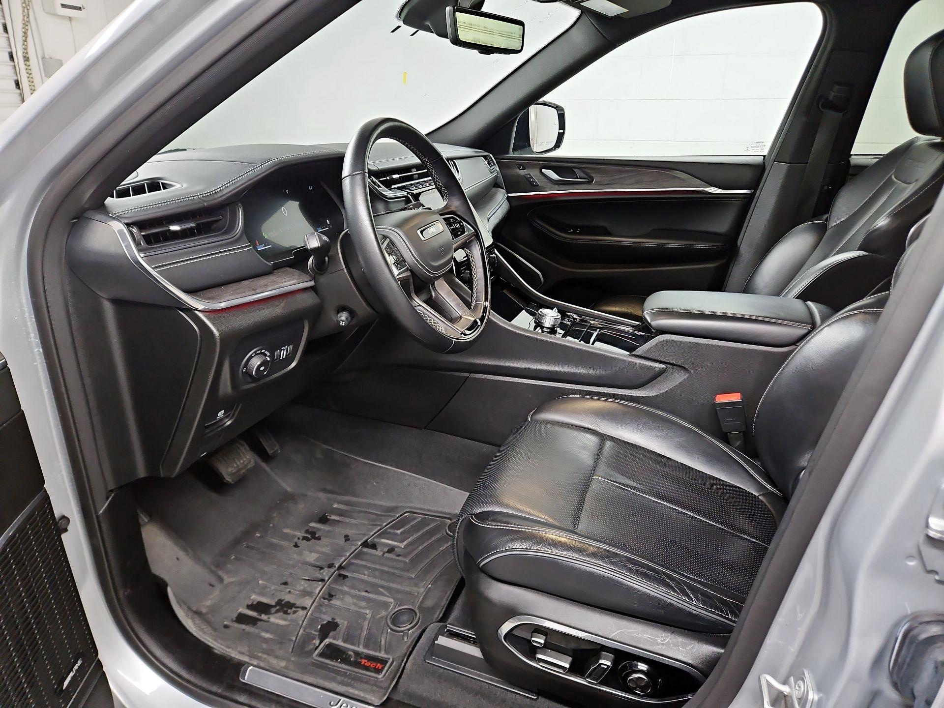 Thumbnail: 2023 Jeep Grand Cherokee L - 11