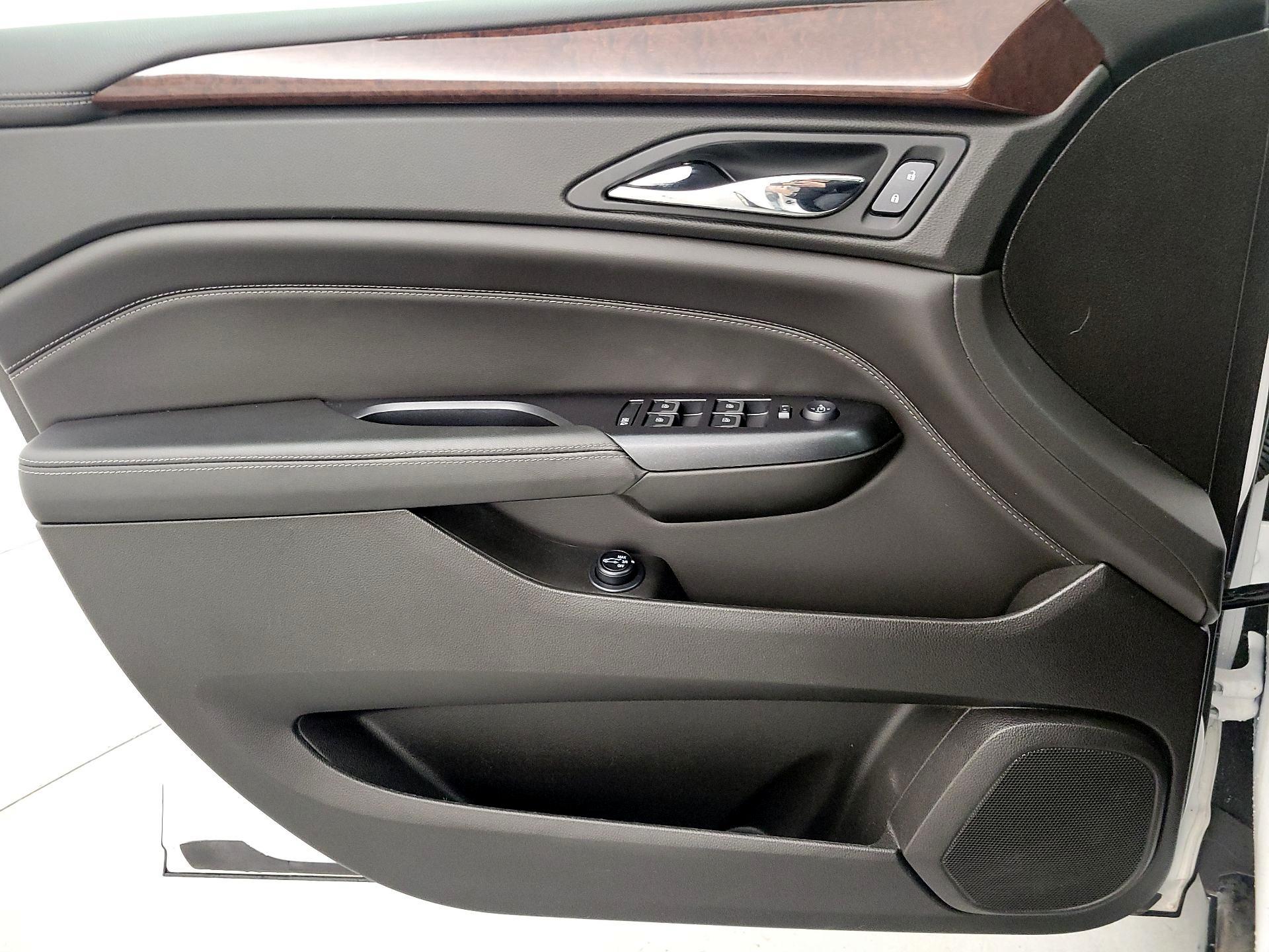 Thumbnail: 2015 Cadillac SRX - 12