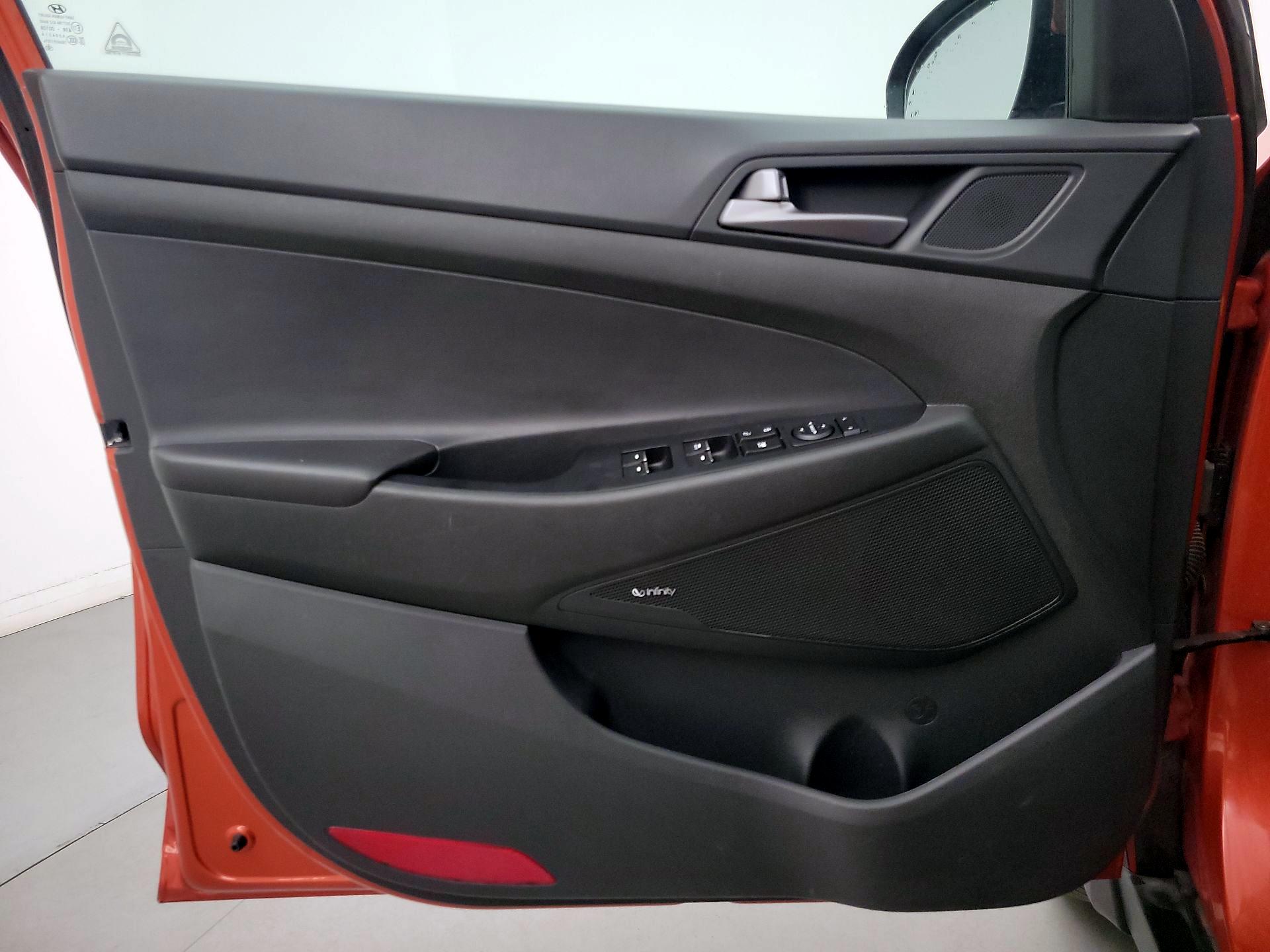 Thumbnail: 2017 Hyundai Tucson - 12