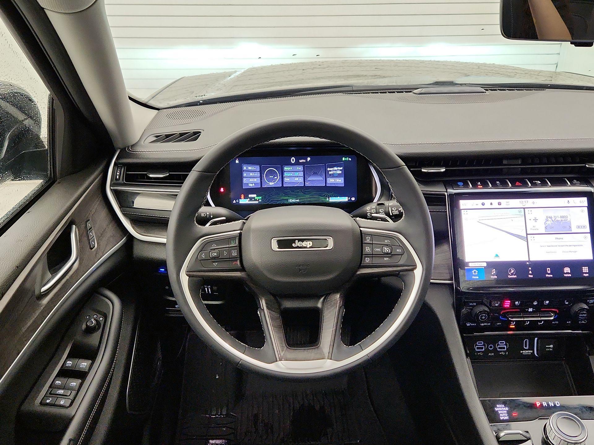 Thumbnail: 2023 Jeep Grand Cherokee - 10