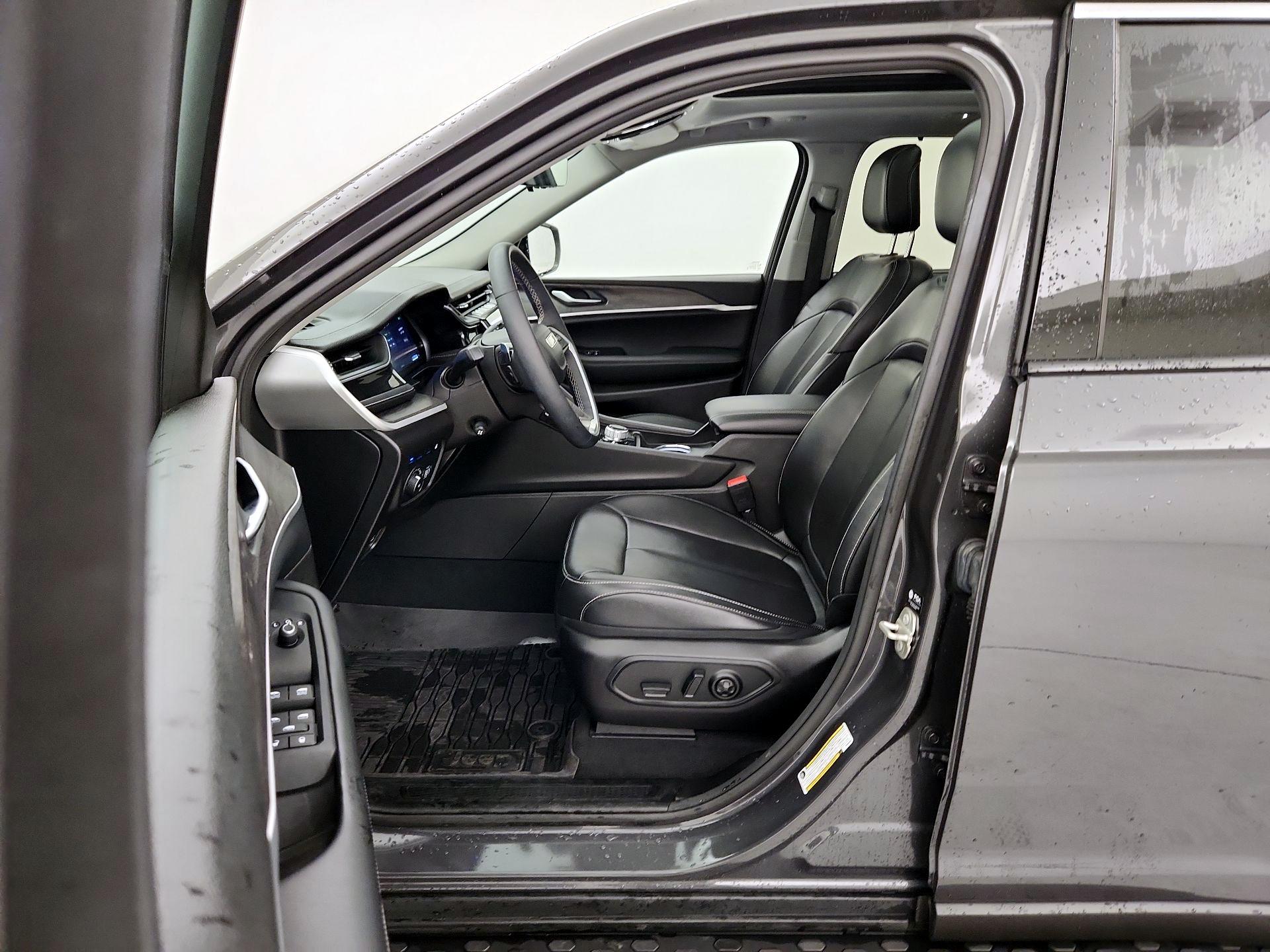 Thumbnail: 2023 Jeep Grand Cherokee - 11