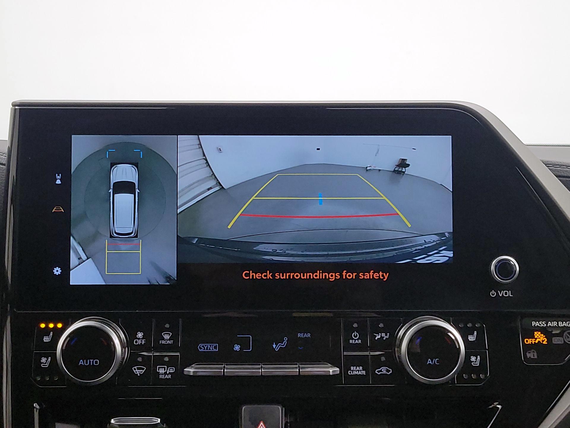 Thumbnail: 2024 Toyota Highlander - 14