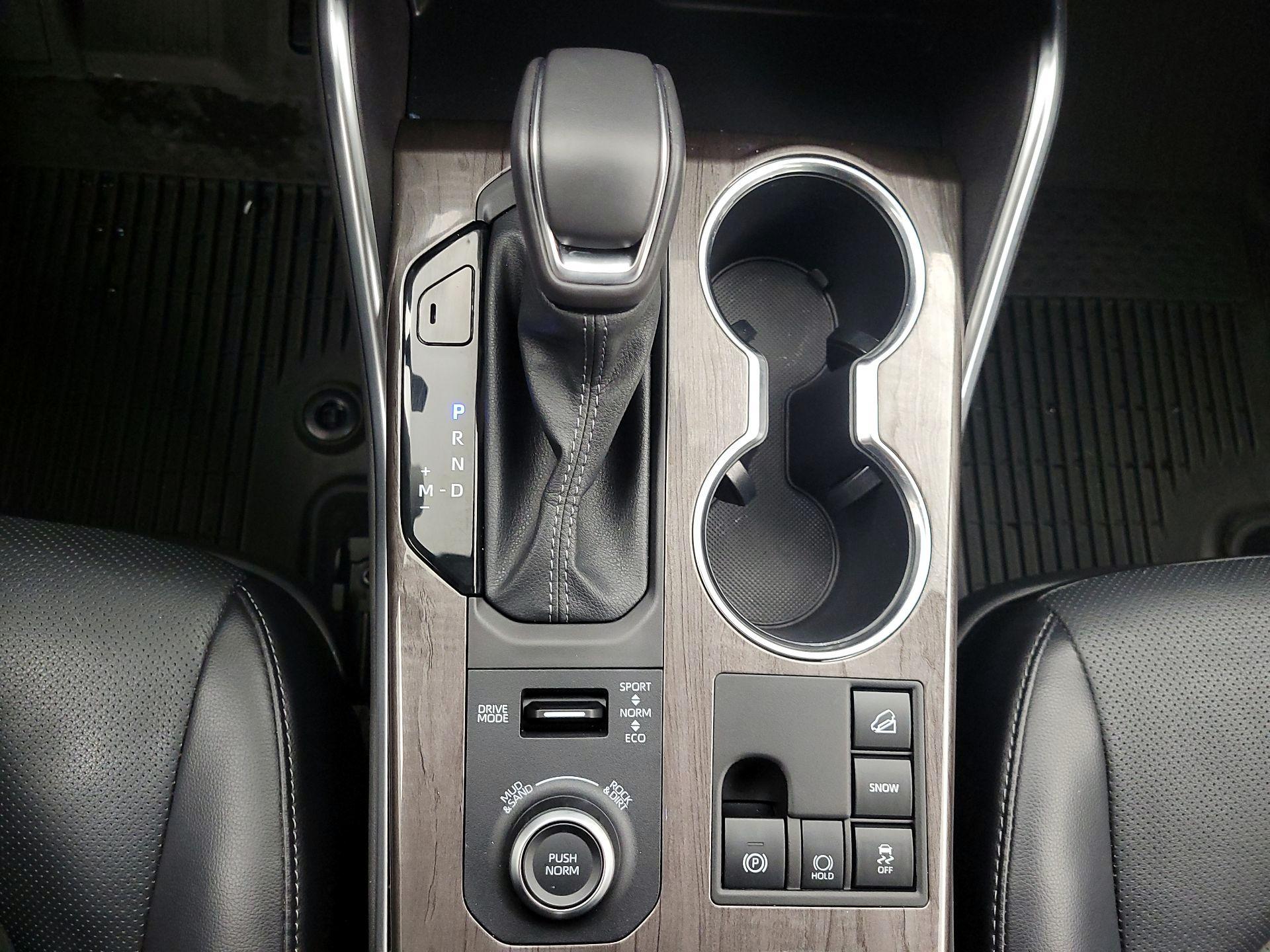 Thumbnail: 2024 Toyota Highlander - 17