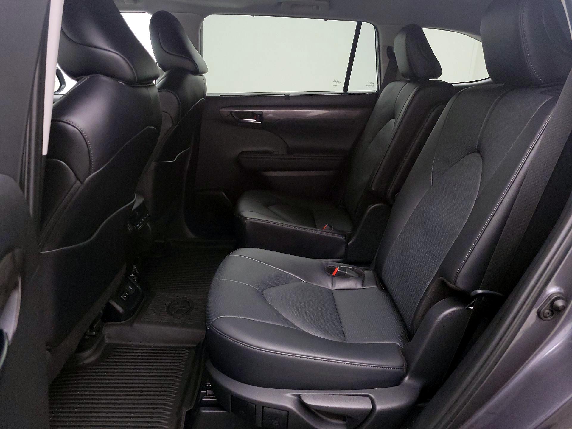 Thumbnail: 2024 Toyota Highlander - 20