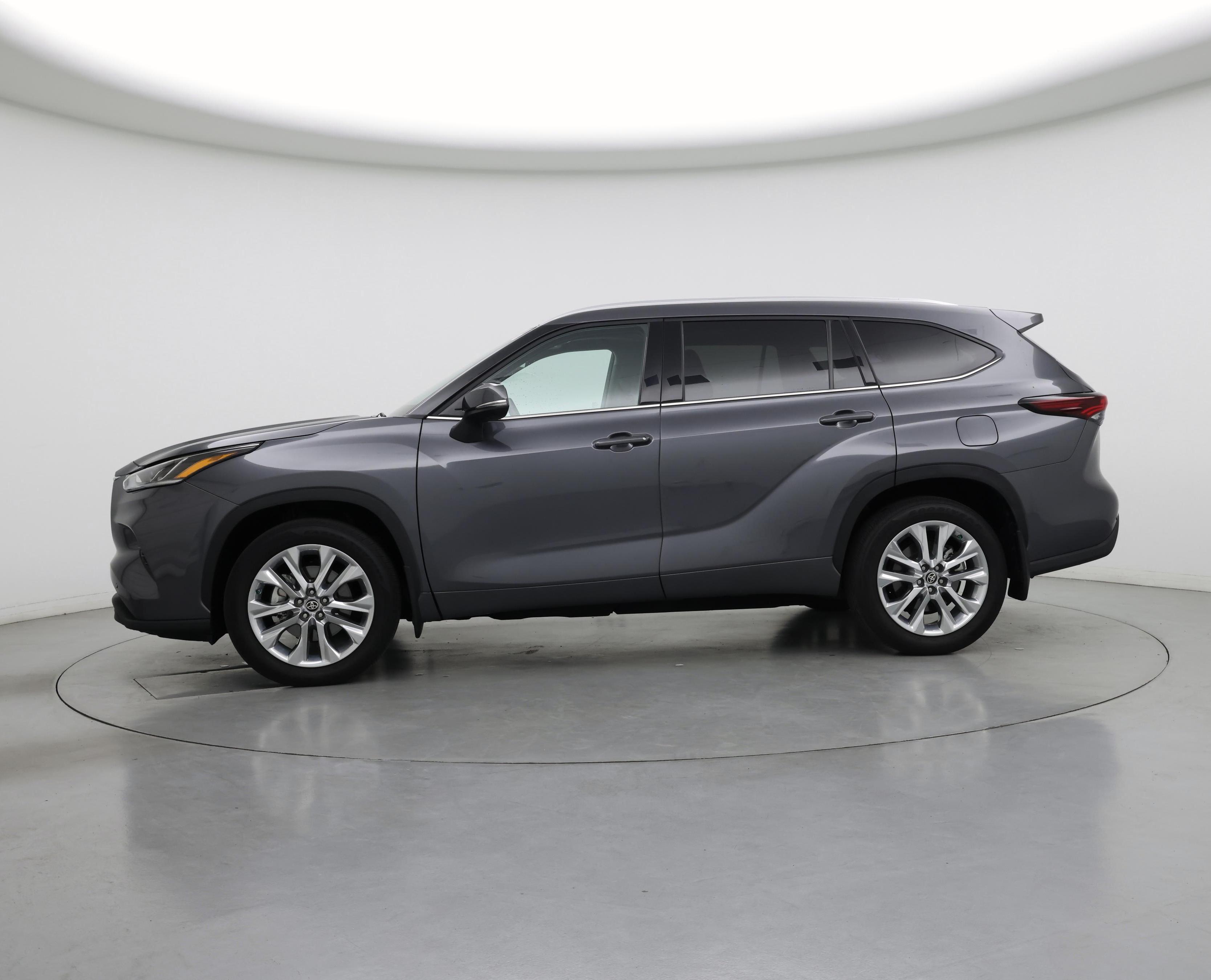 Thumbnail: 2024 Toyota Highlander - 3