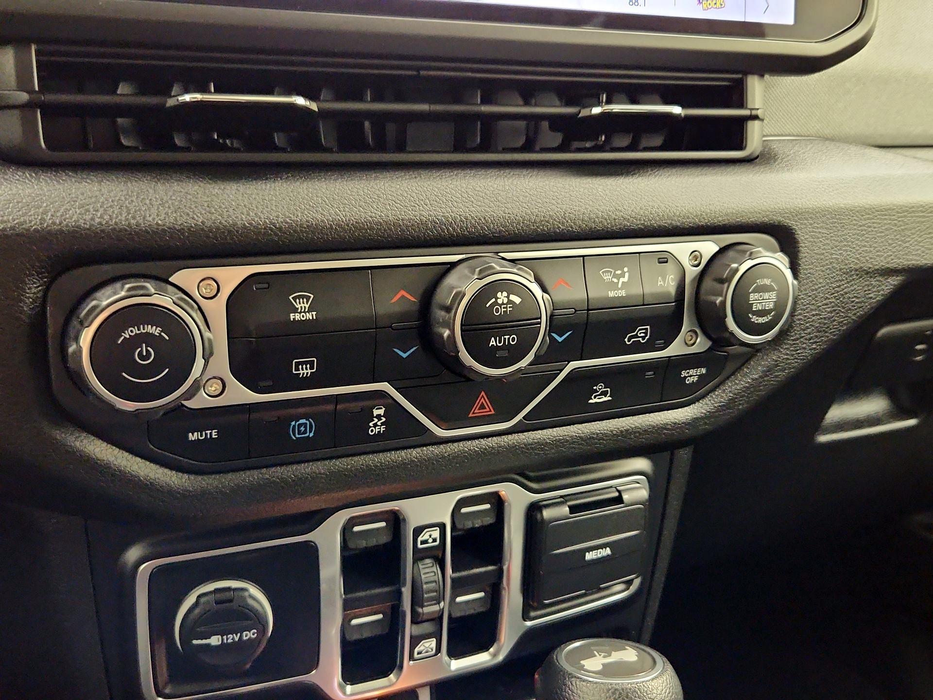 Thumbnail: 2024 Jeep Wrangler - 16