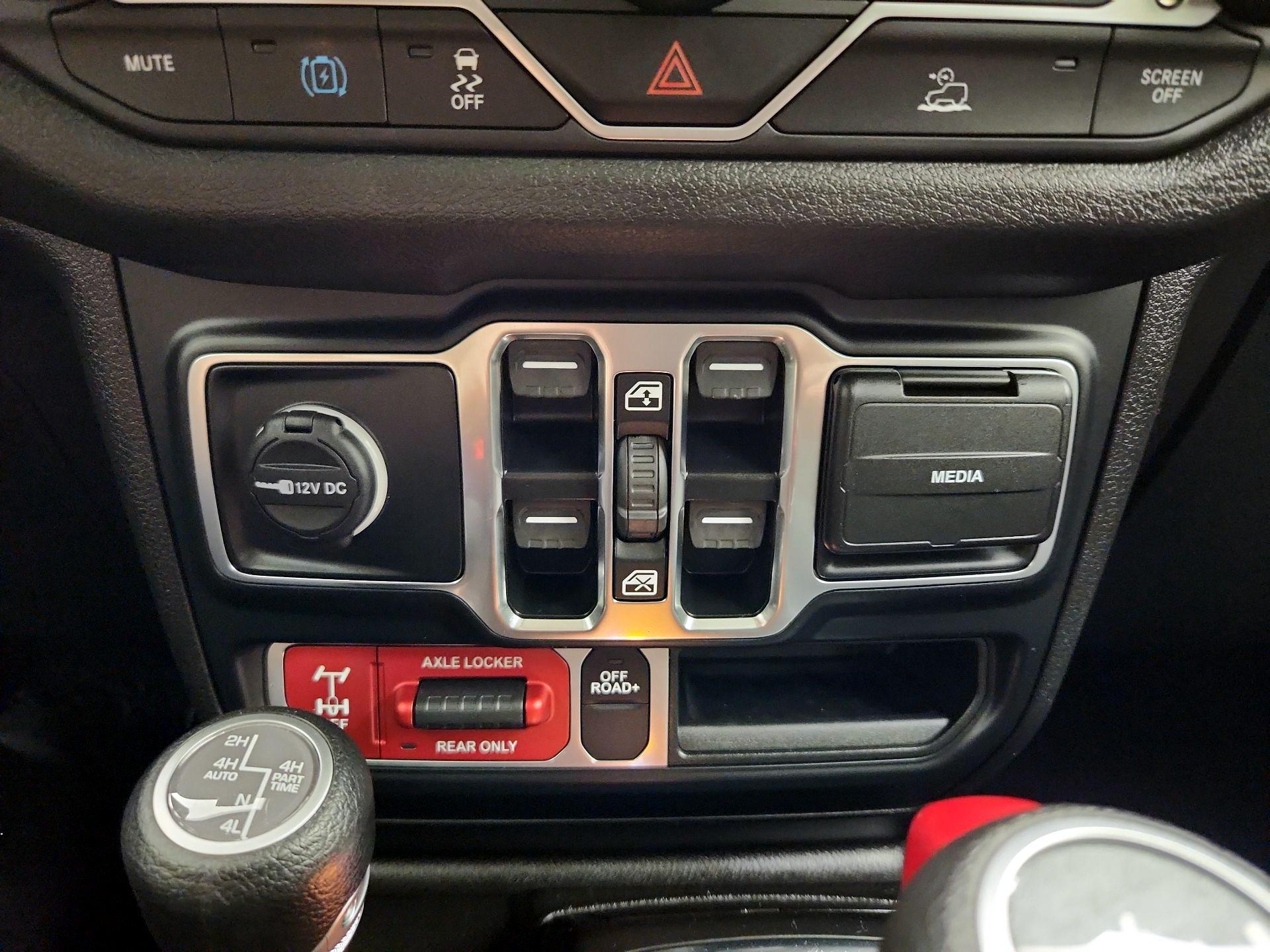 Thumbnail: 2024 Jeep Wrangler - 18