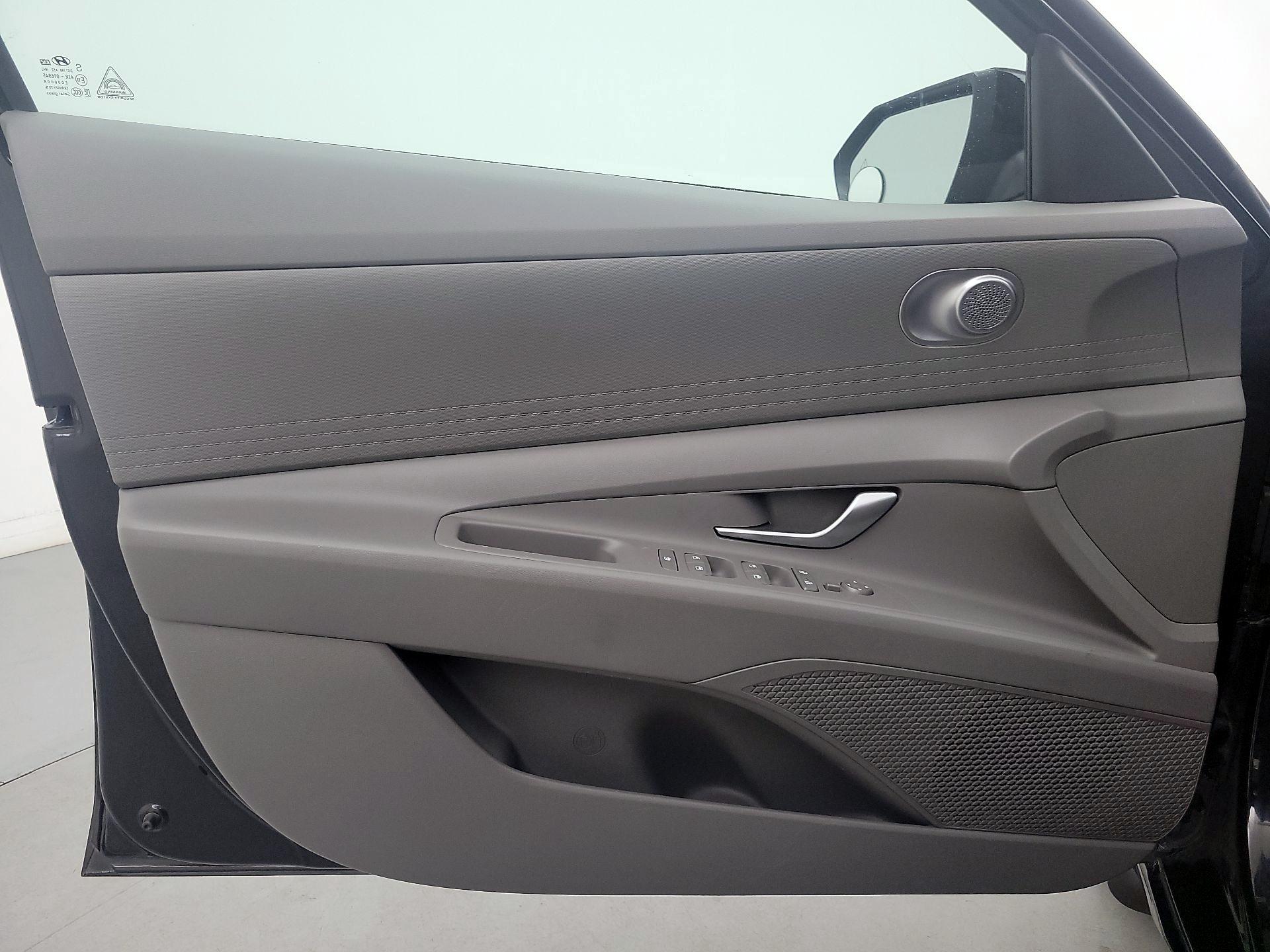 Thumbnail: 2023 Hyundai Elantra - 12