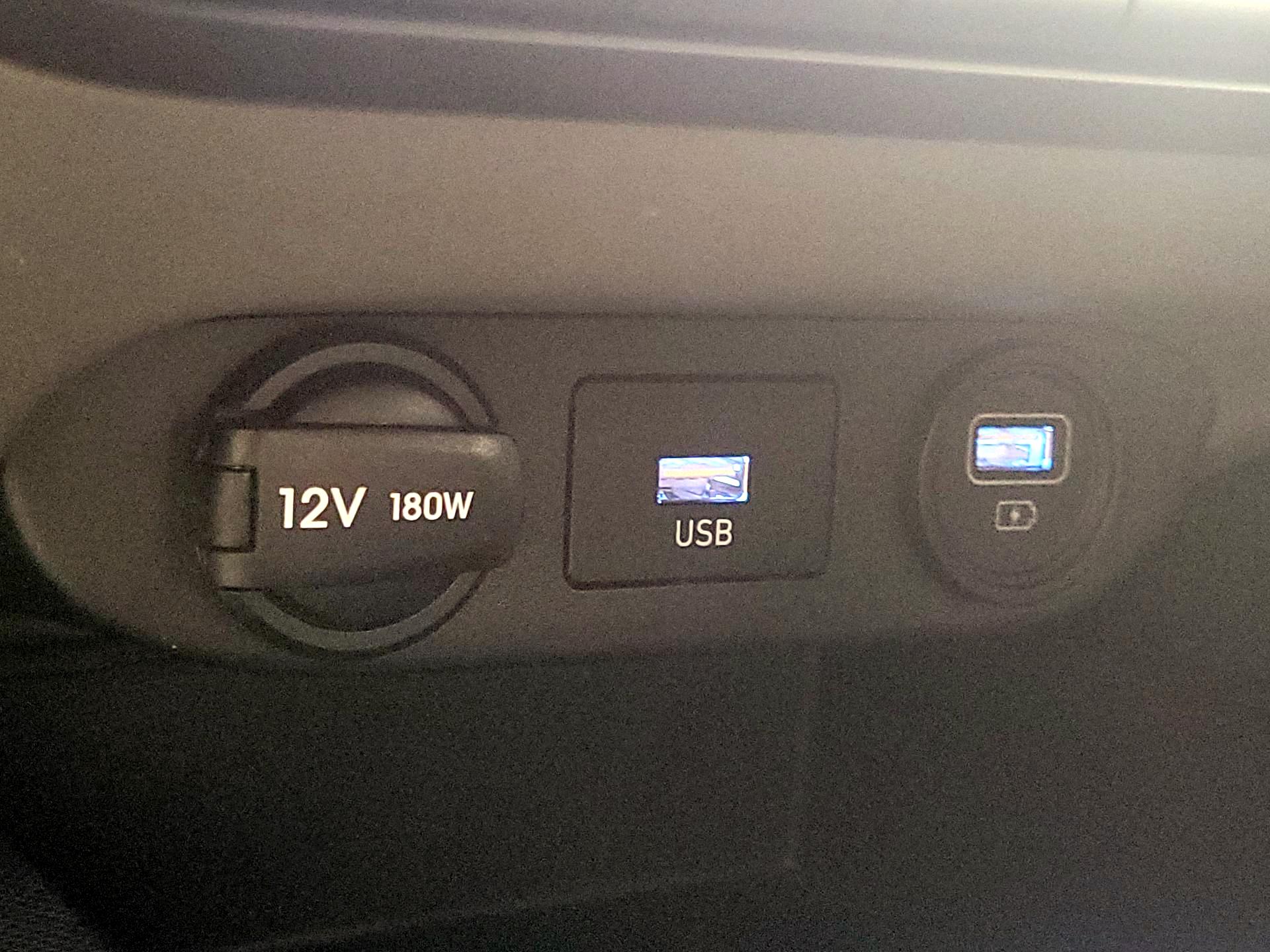 Thumbnail: 2023 Hyundai Elantra - 18