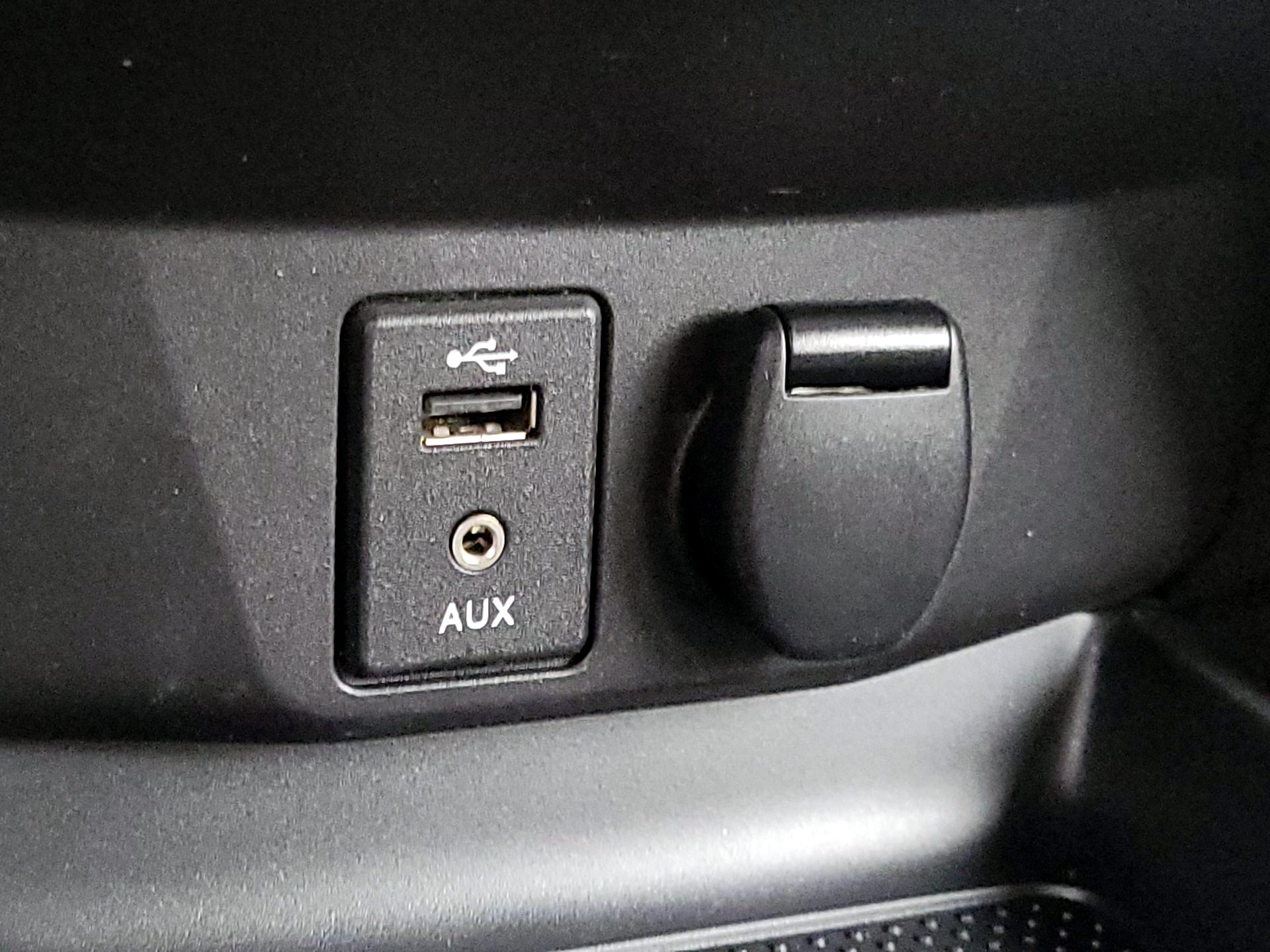 Thumbnail: 2014 Nissan Rogue - 18