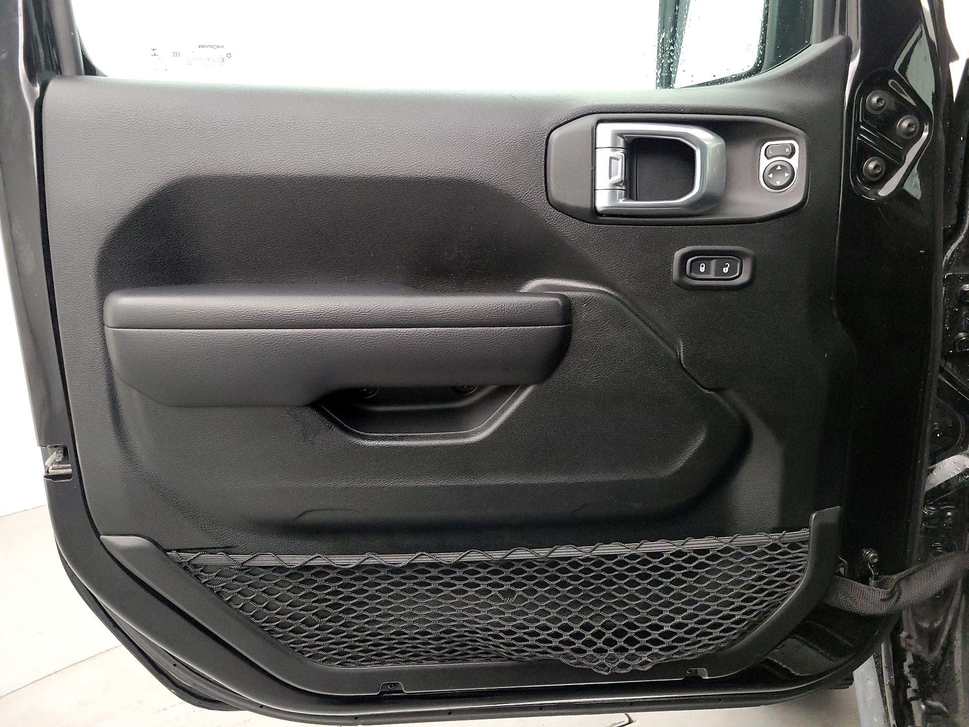 Thumbnail: 2021 Jeep Gladiator - 12