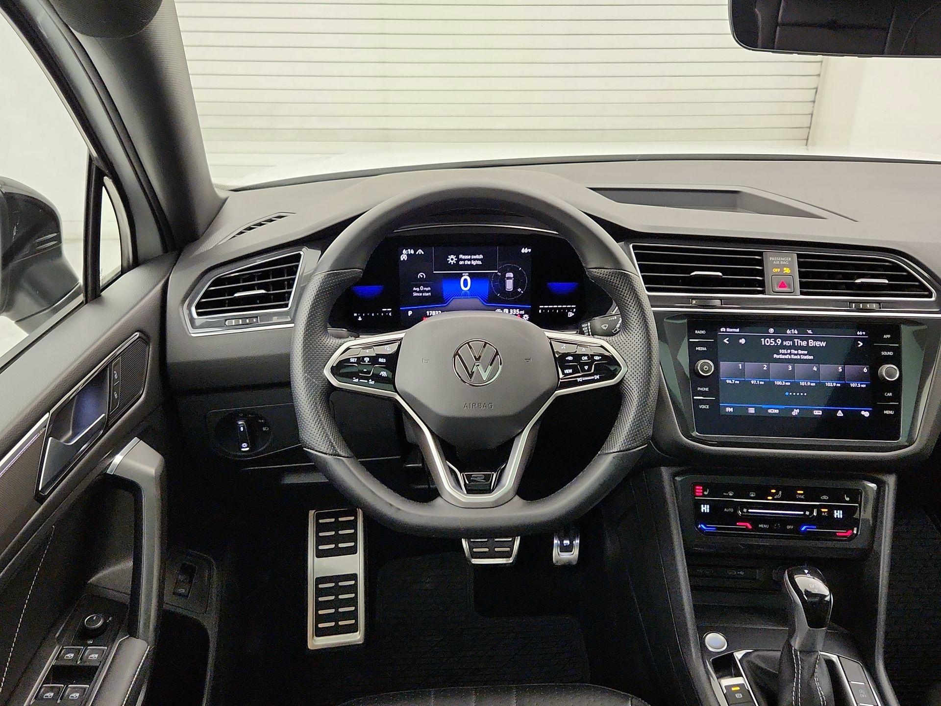 Thumbnail: 2022 Volkswagen Tiguan - 10