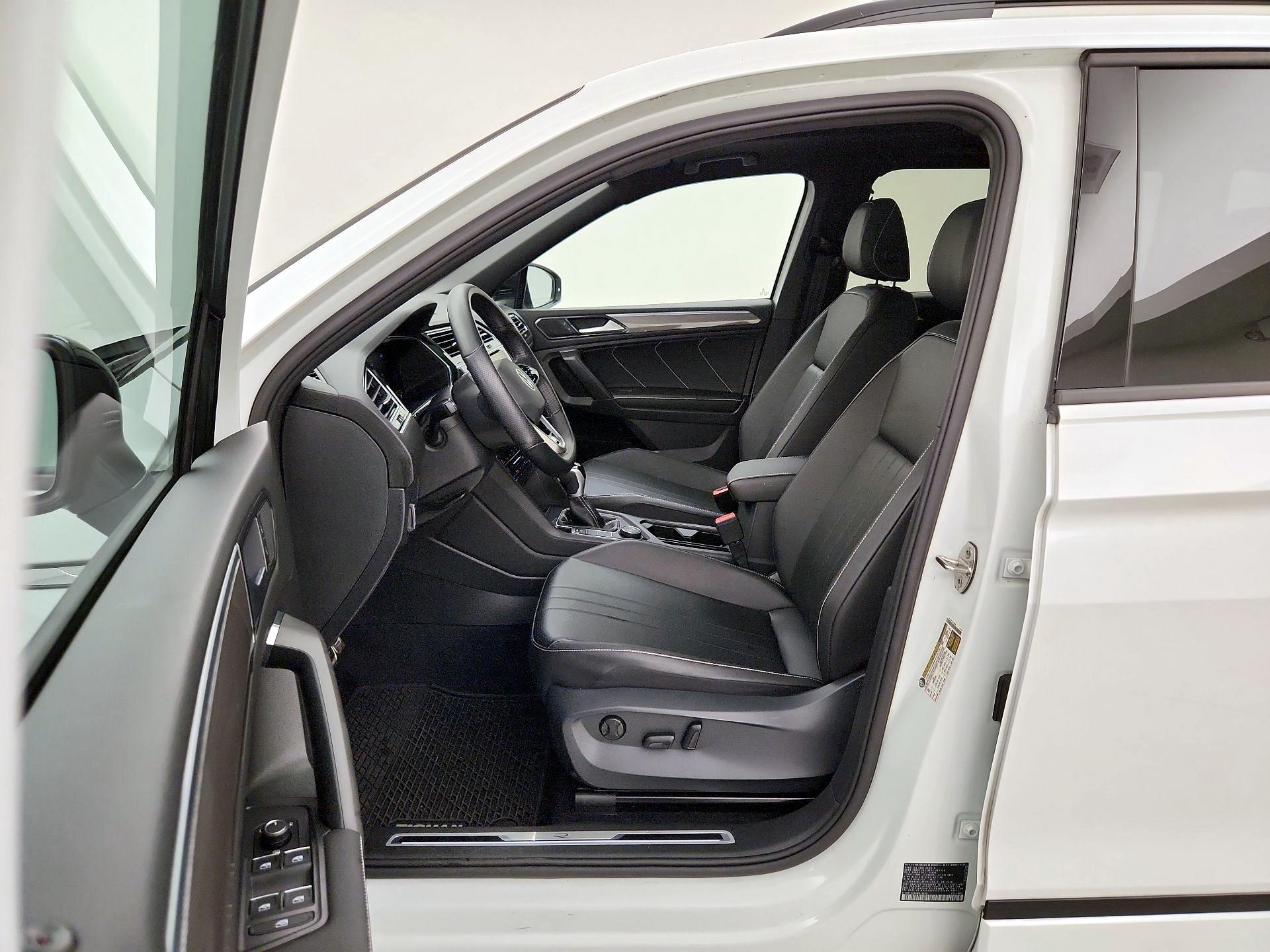 Thumbnail: 2022 Volkswagen Tiguan - 11