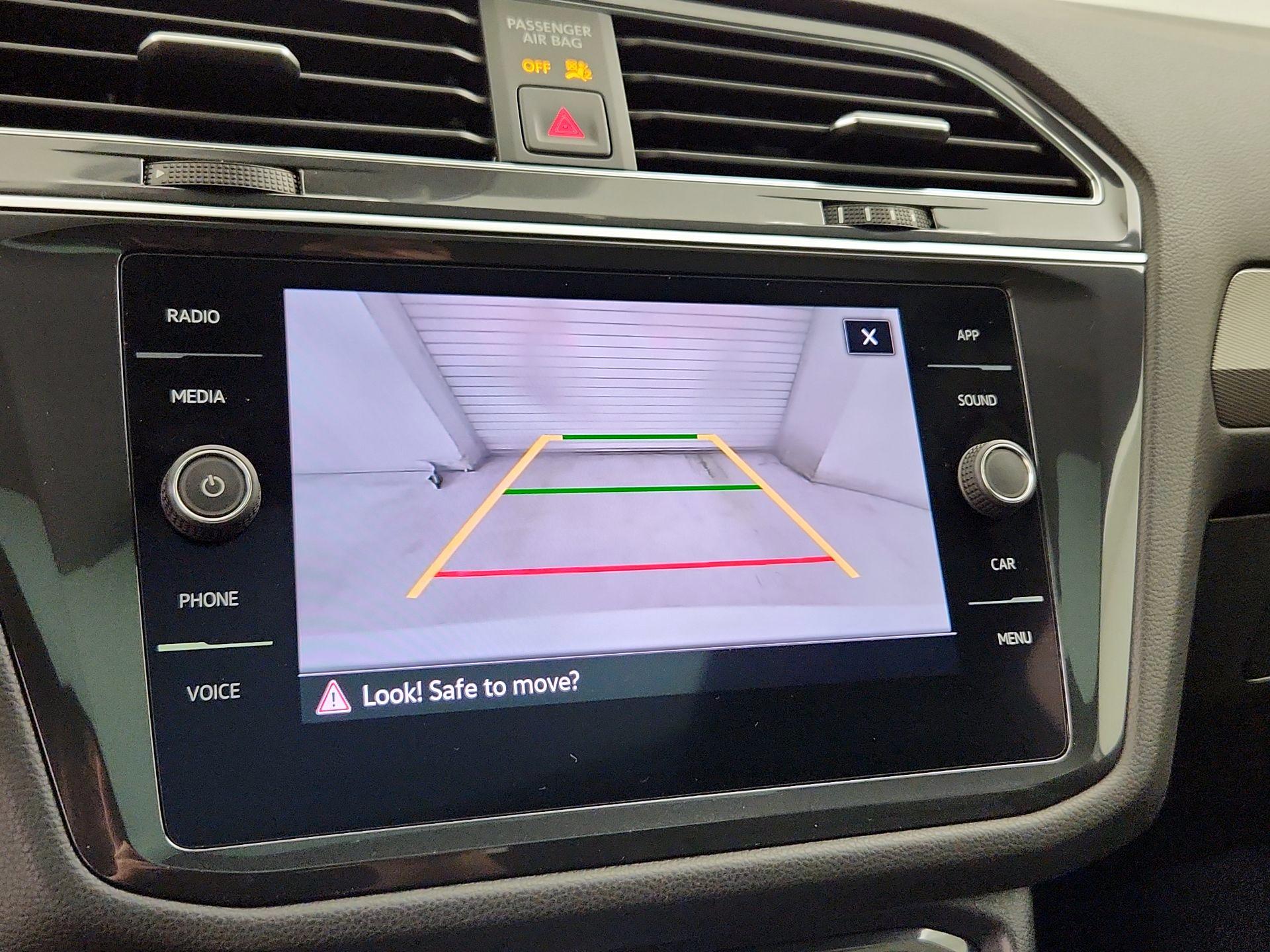 Thumbnail: 2022 Volkswagen Tiguan - 14