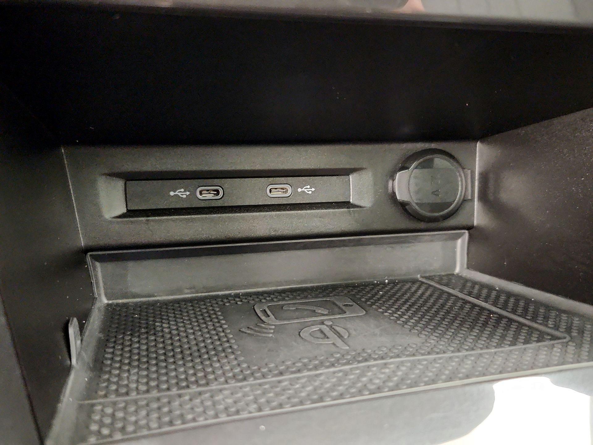 Thumbnail: 2022 Volkswagen Tiguan - 18