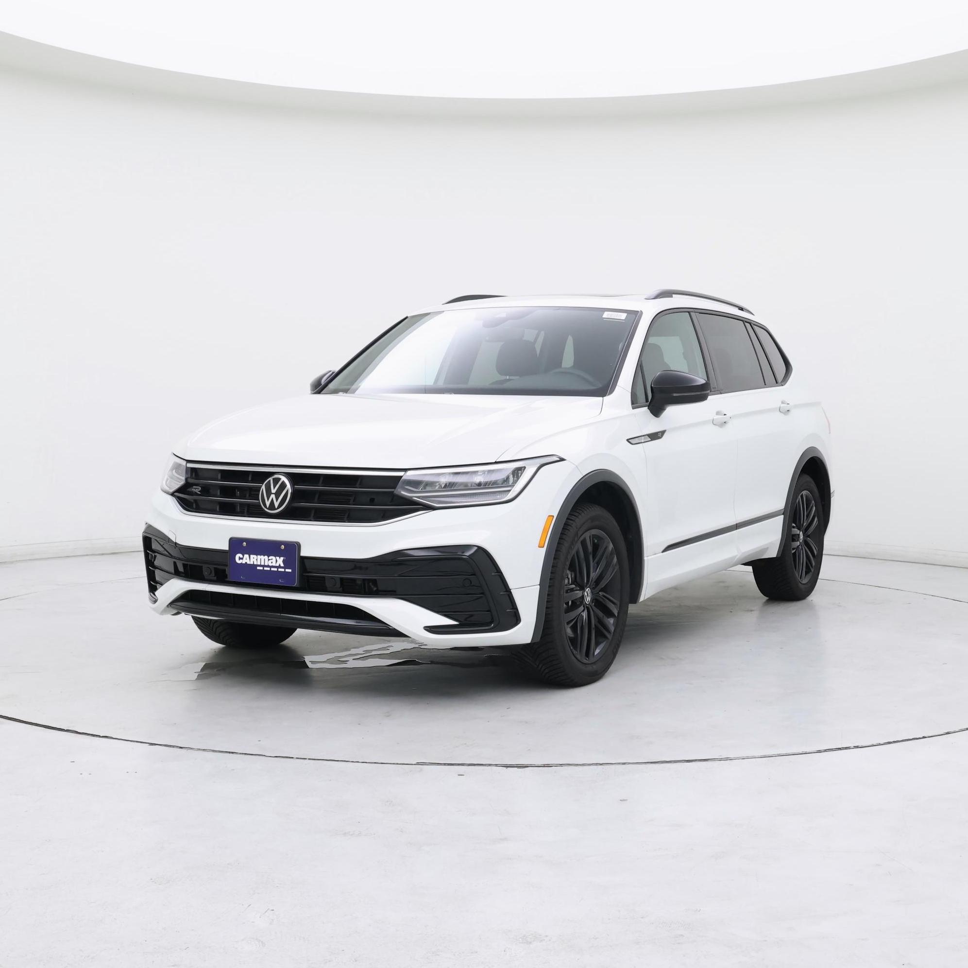Thumbnail: 2022 Volkswagen Tiguan - 4