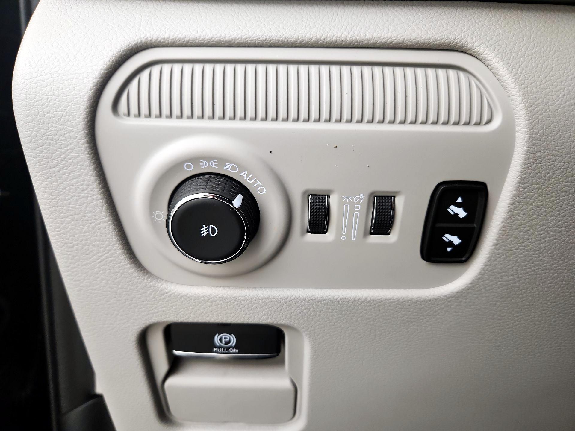 Thumbnail: 2024 Jeep Wagoneer - 13