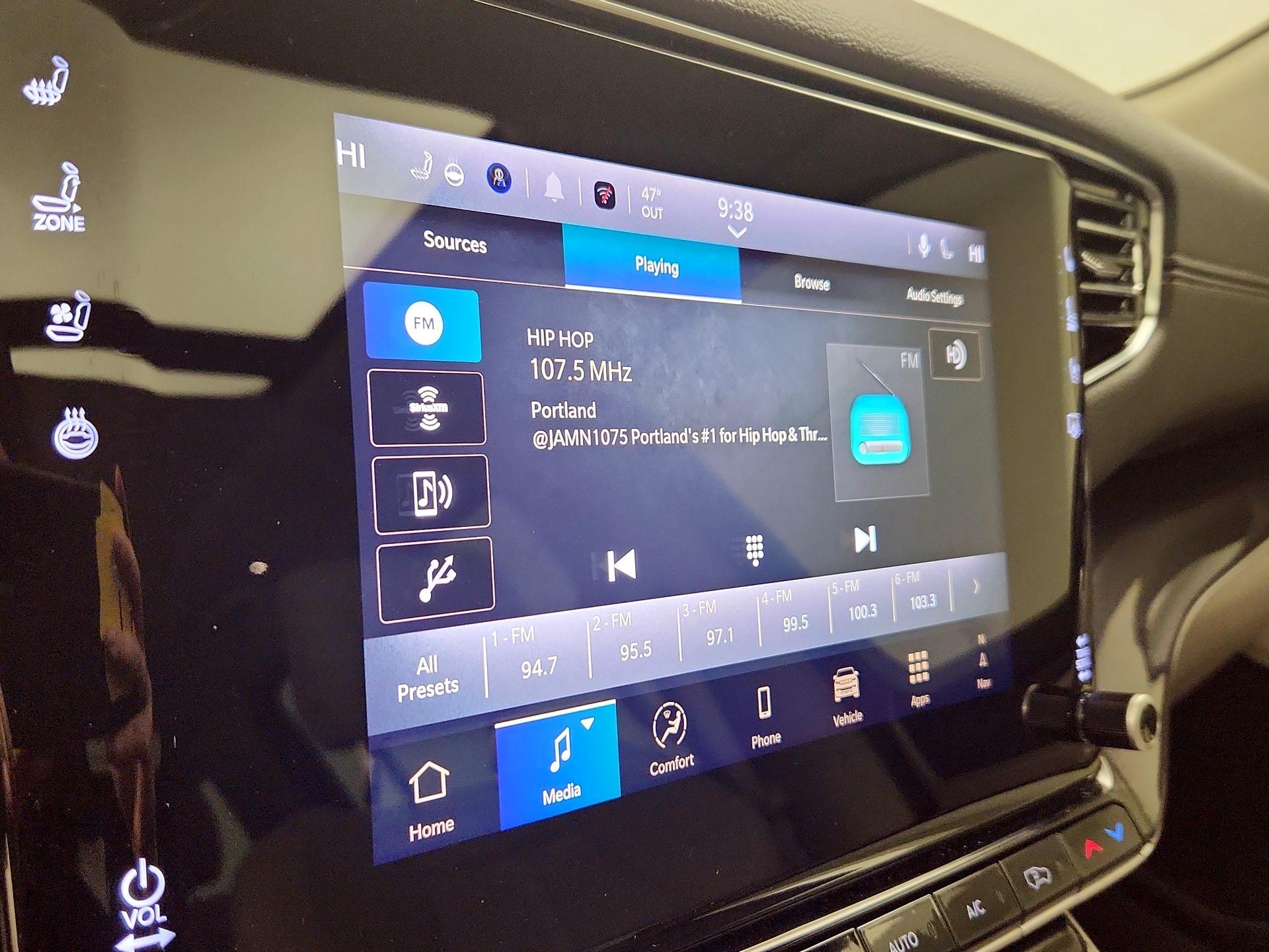 Thumbnail: 2024 Jeep Wagoneer - 16