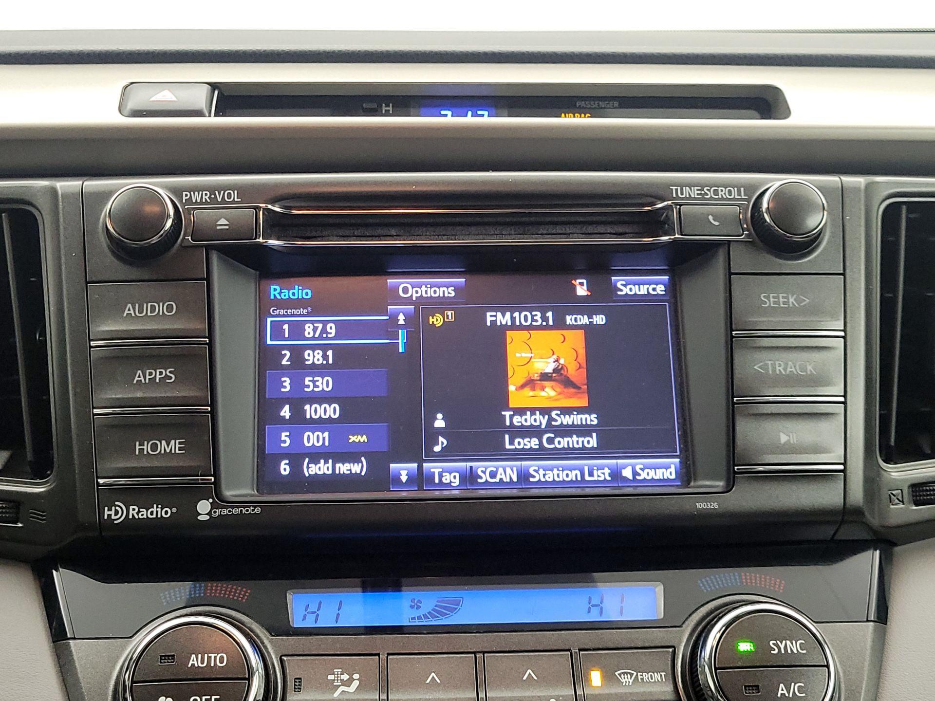 Thumbnail: 2014 Toyota RAV4 - 15