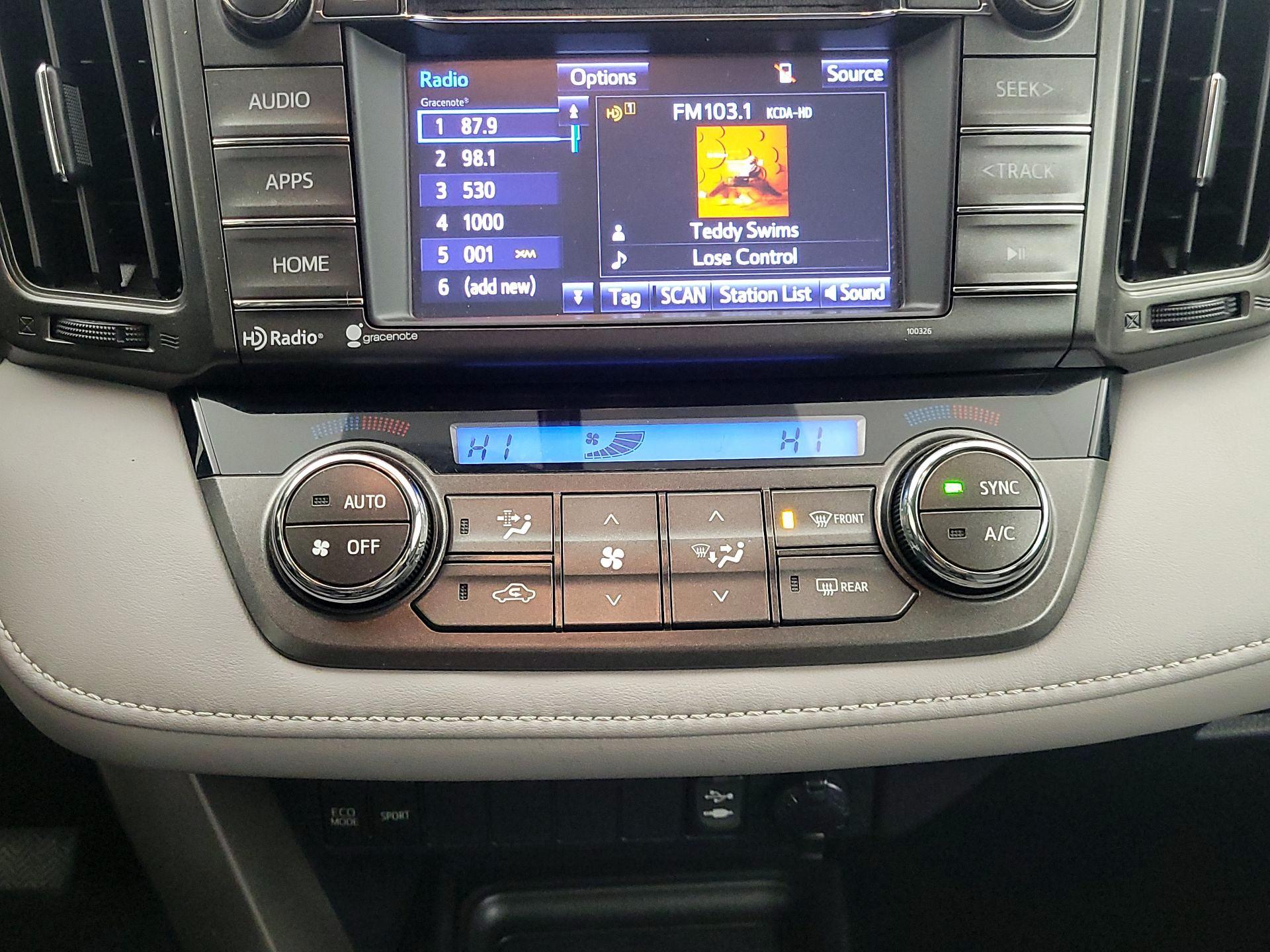 Thumbnail: 2014 Toyota RAV4 - 16