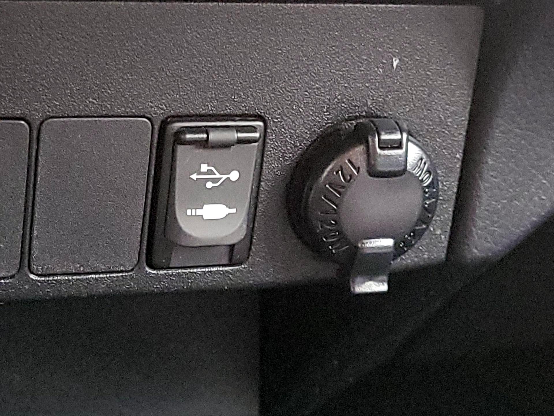 Thumbnail: 2014 Toyota RAV4 - 18