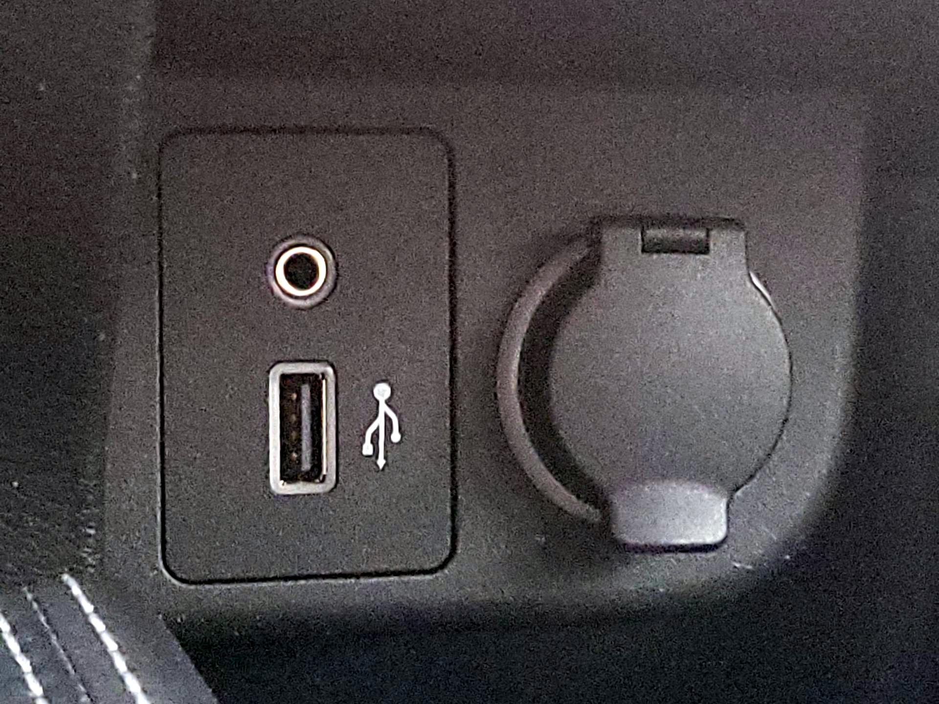 Thumbnail: 2018 Nissan Kicks - 18