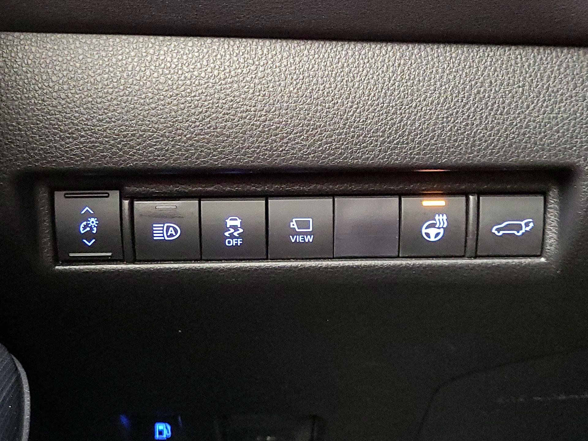 Thumbnail: 2021 Toyota Venza - 13