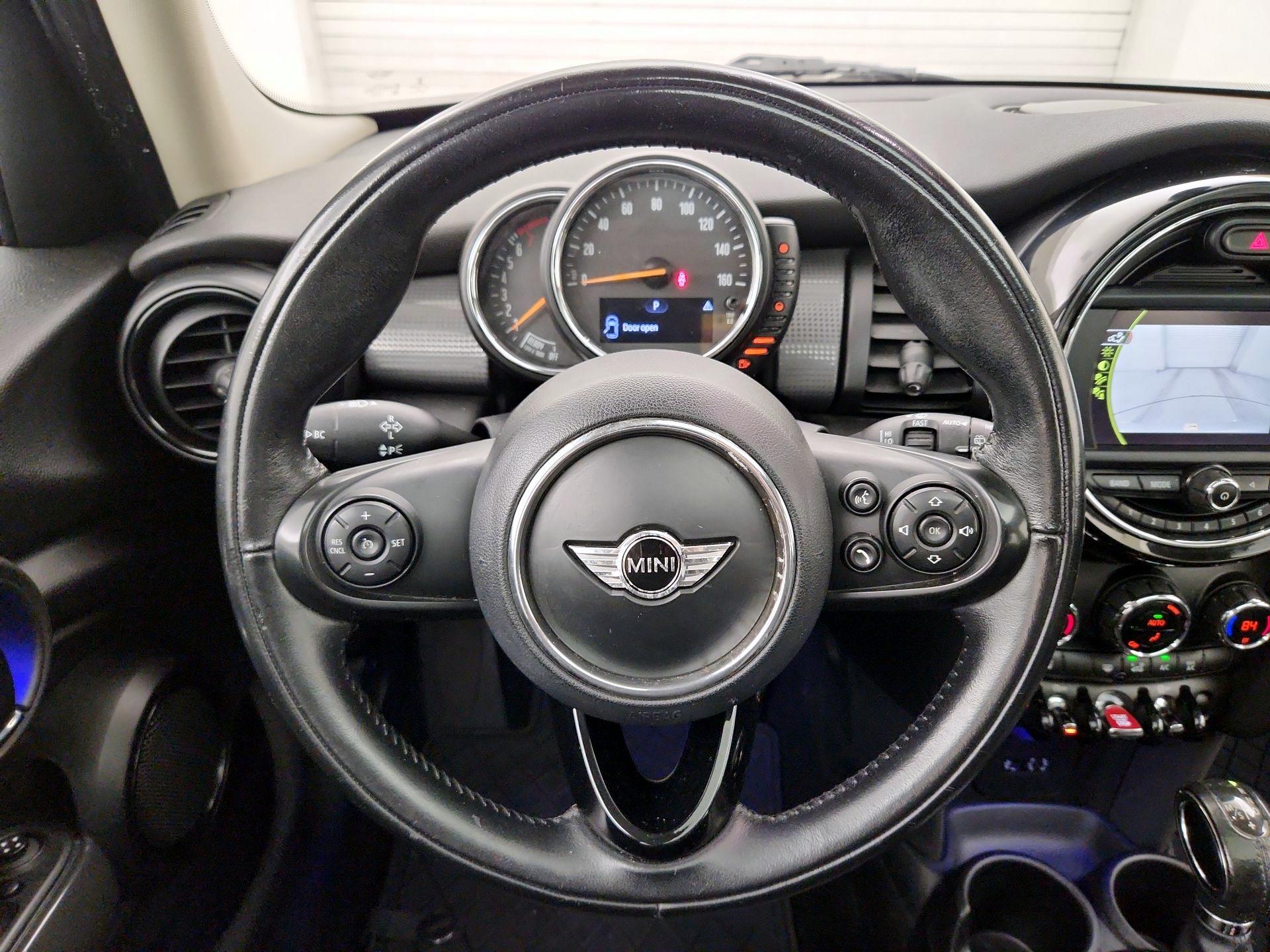 Thumbnail: 2016 MINI Cooper Hardtop - 10