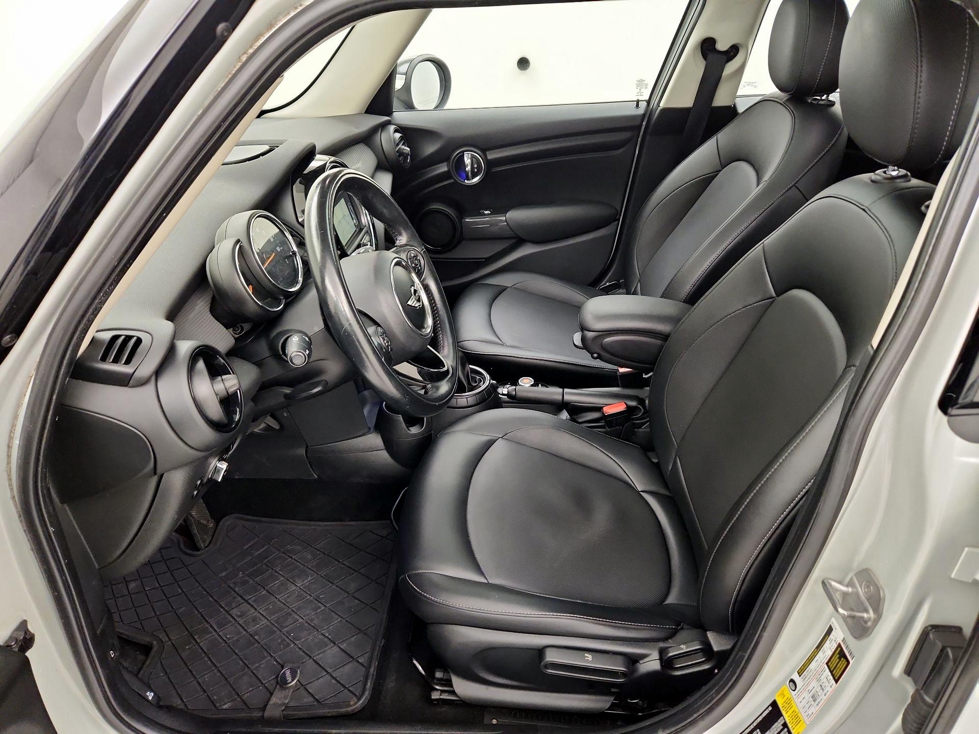 Thumbnail: 2016 MINI Cooper Hardtop - 11