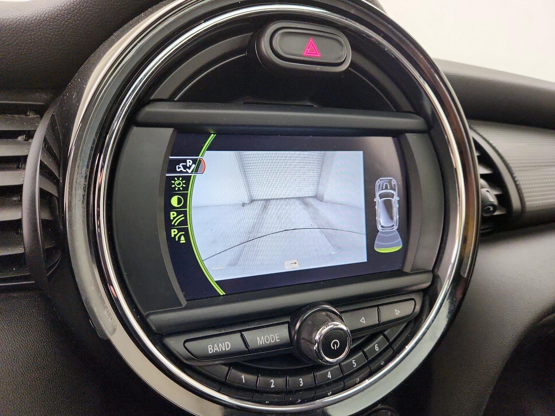 Thumbnail: 2016 MINI Cooper Hardtop - 14