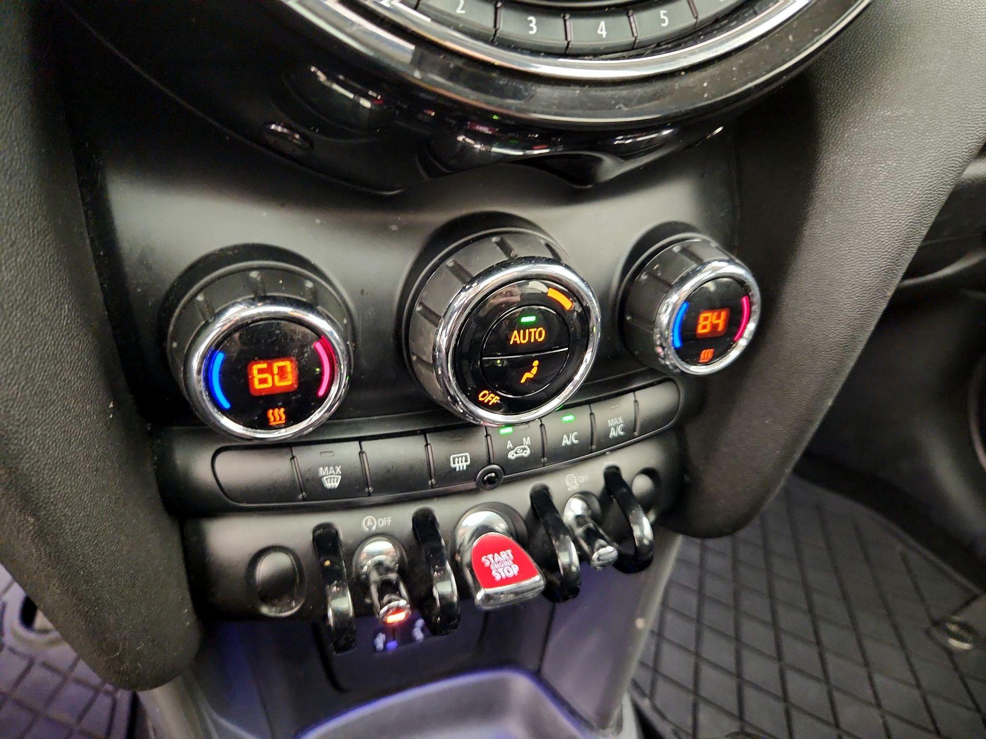 Thumbnail: 2016 MINI Cooper Hardtop - 16