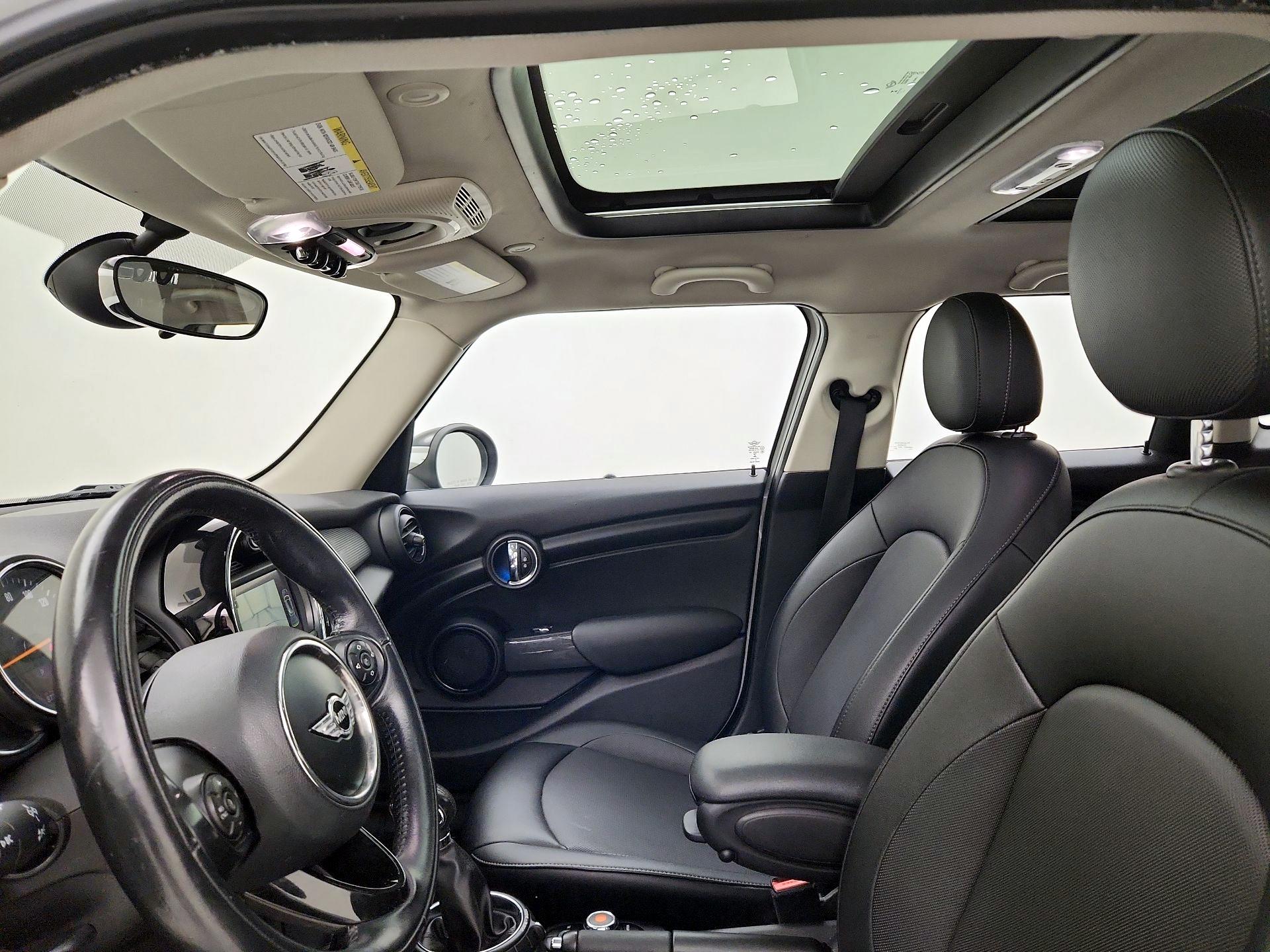 Thumbnail: 2016 MINI Cooper Hardtop - 19