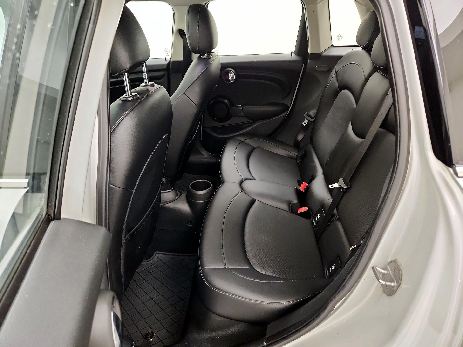 Thumbnail: 2016 MINI Cooper Hardtop - 20