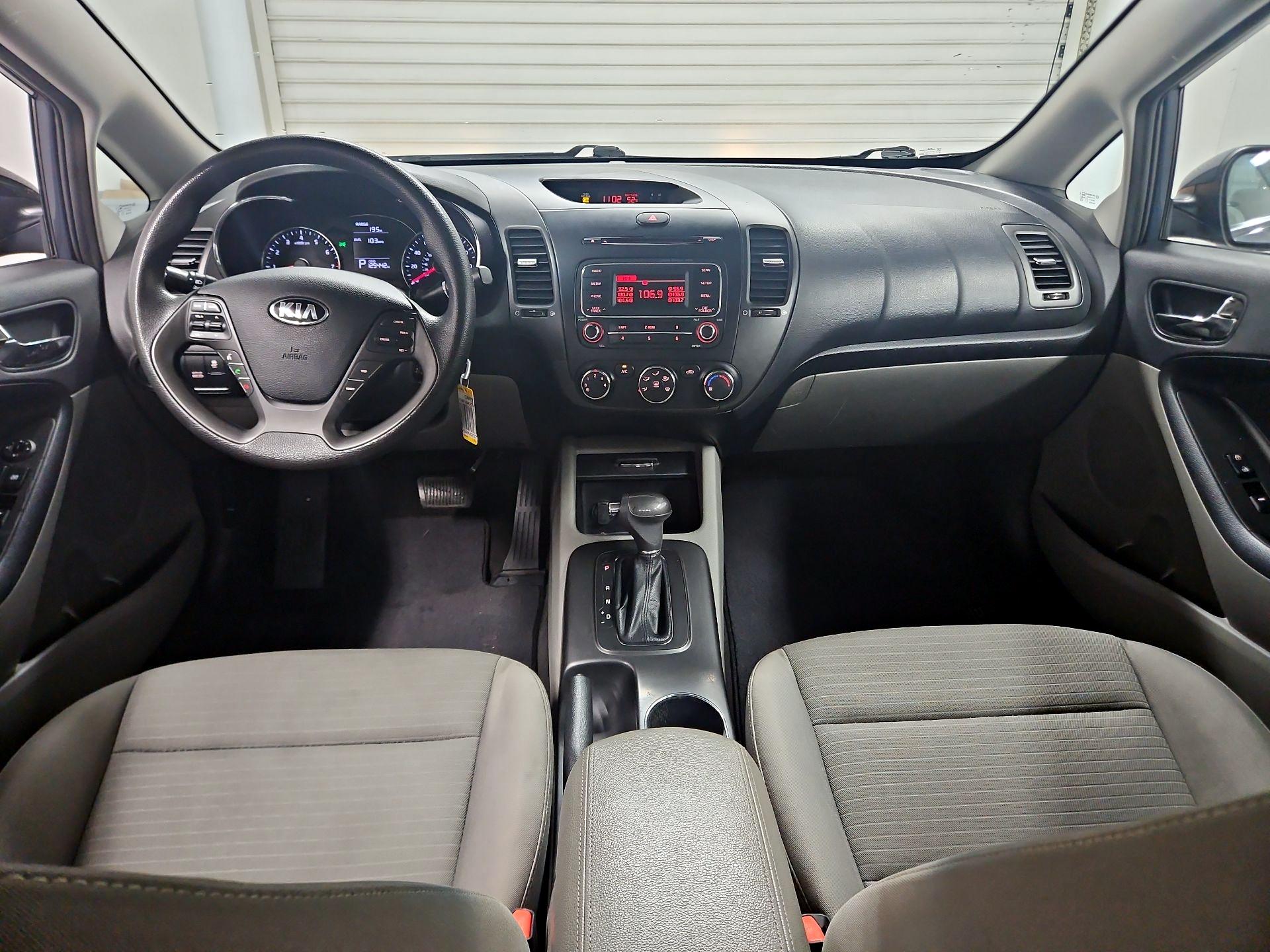 Thumbnail: 2016 Kia Forte - 9