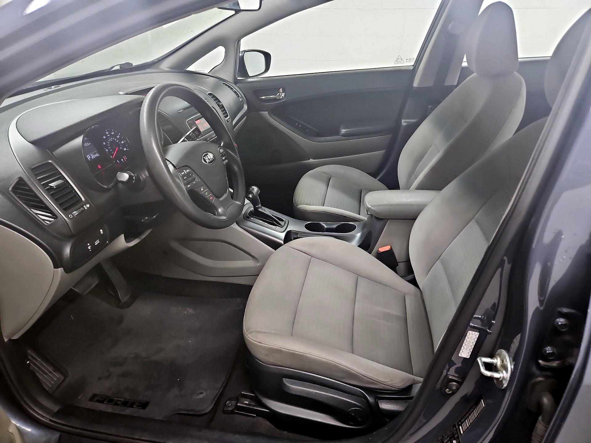 Thumbnail: 2016 Kia Forte - 11