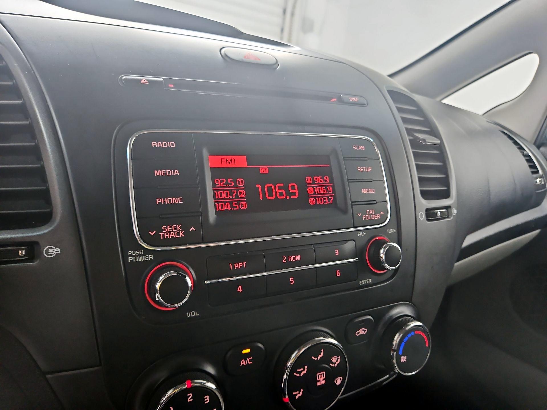 Thumbnail: 2016 Kia Forte - 14