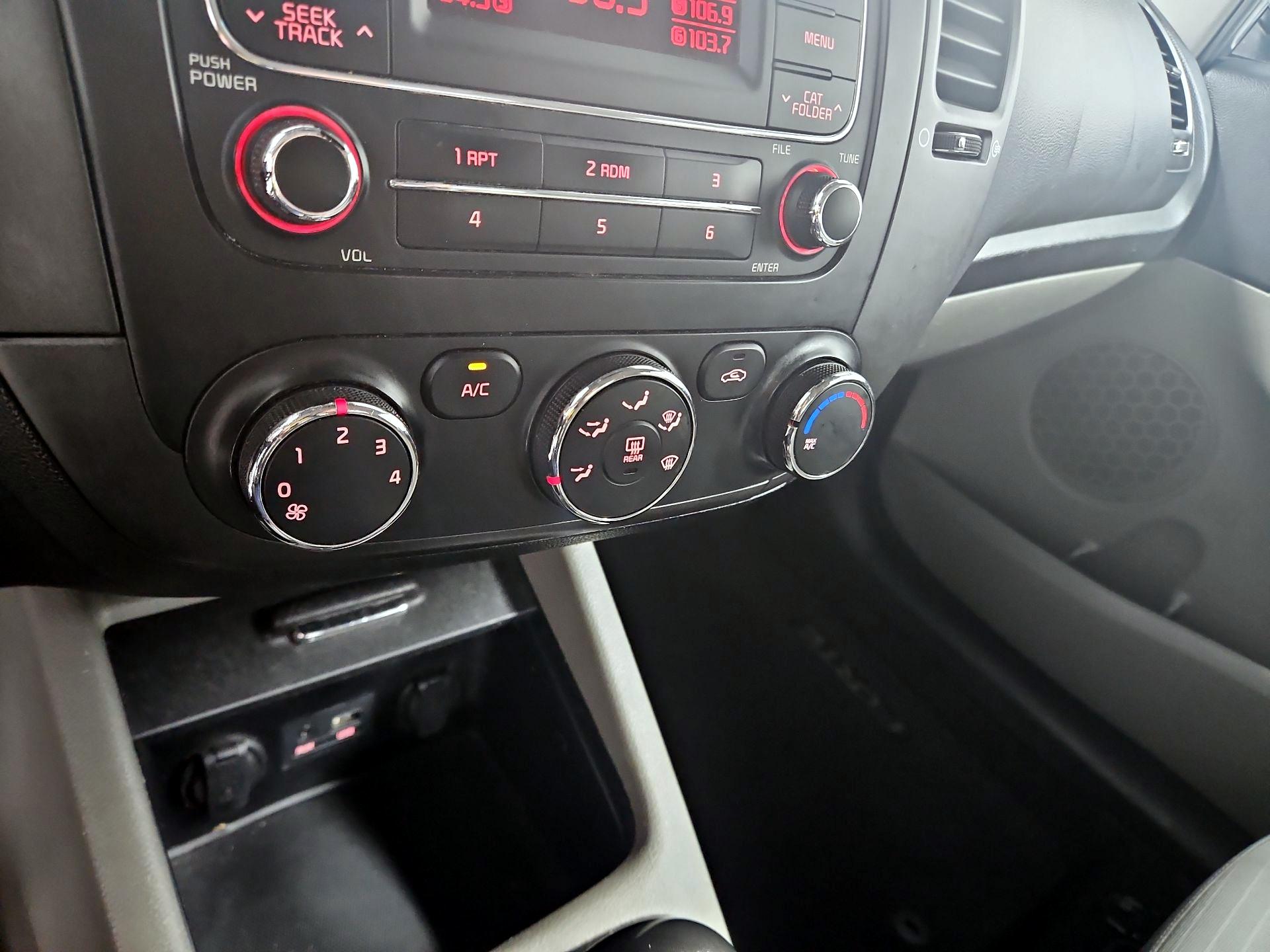 Thumbnail: 2016 Kia Forte - 15