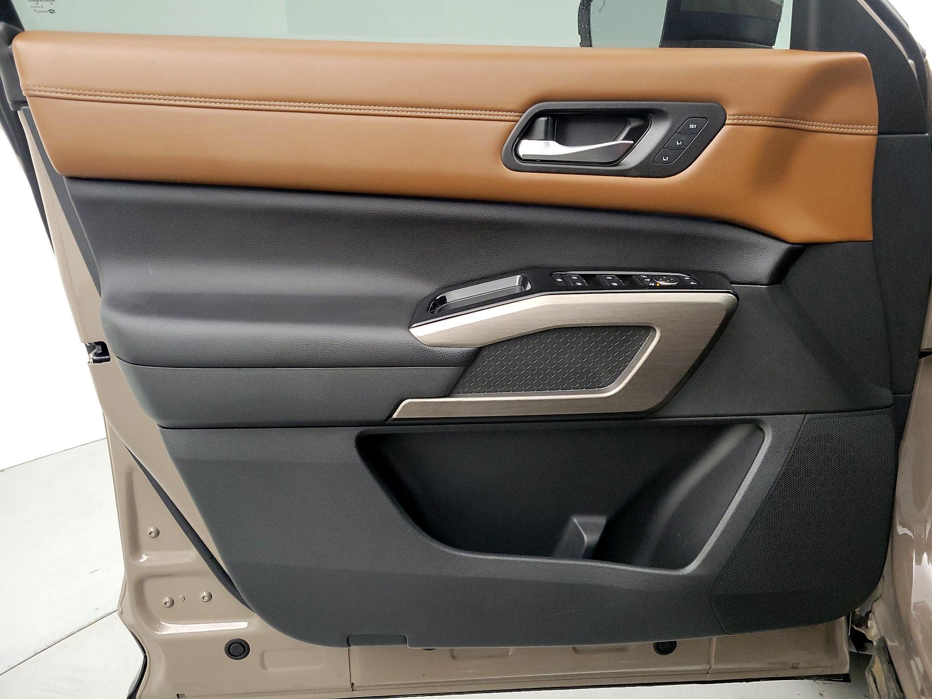 Thumbnail: 2023 Nissan Pathfinder - 12