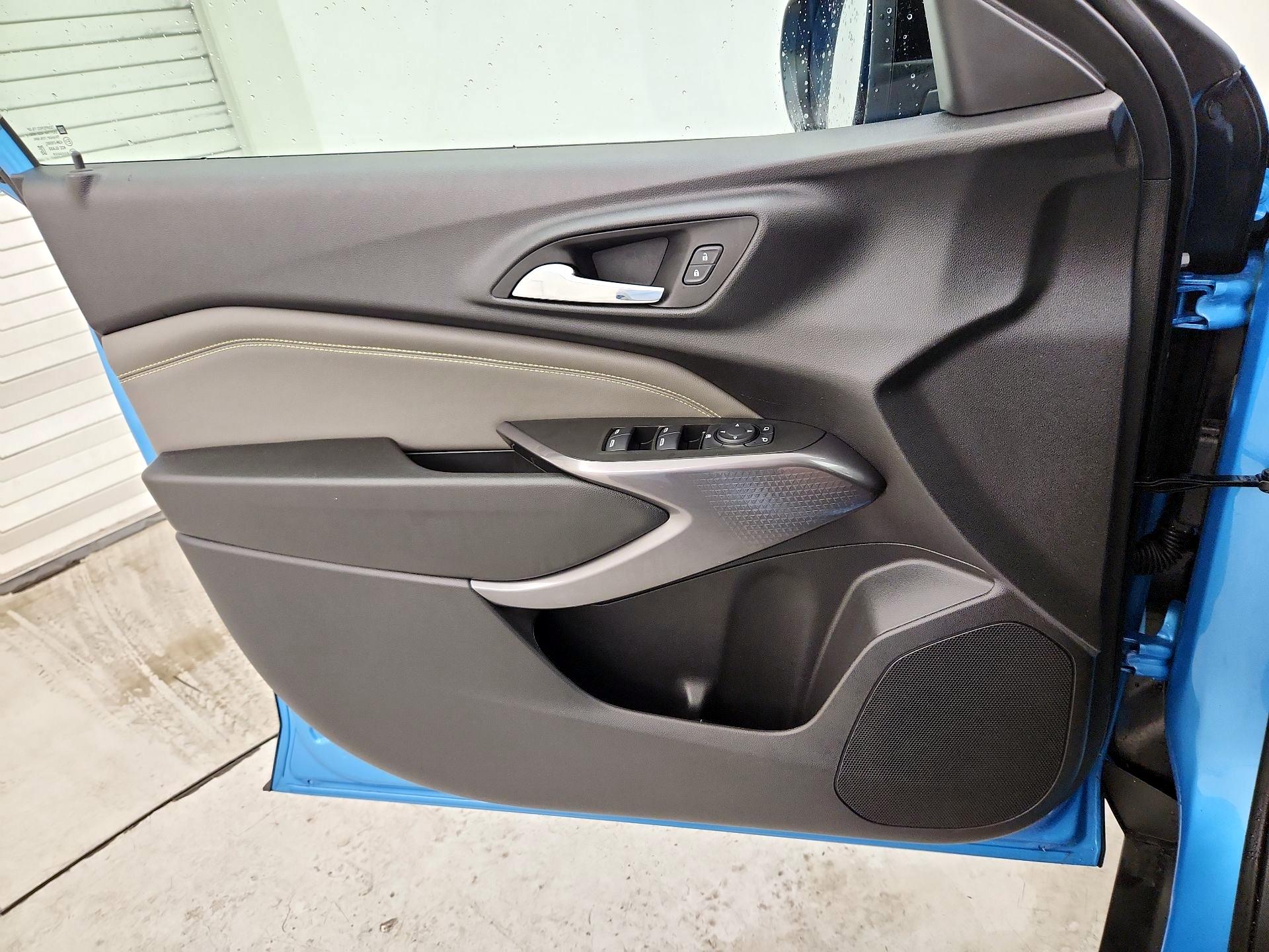 Thumbnail: 2025 Chevrolet Trax - 12