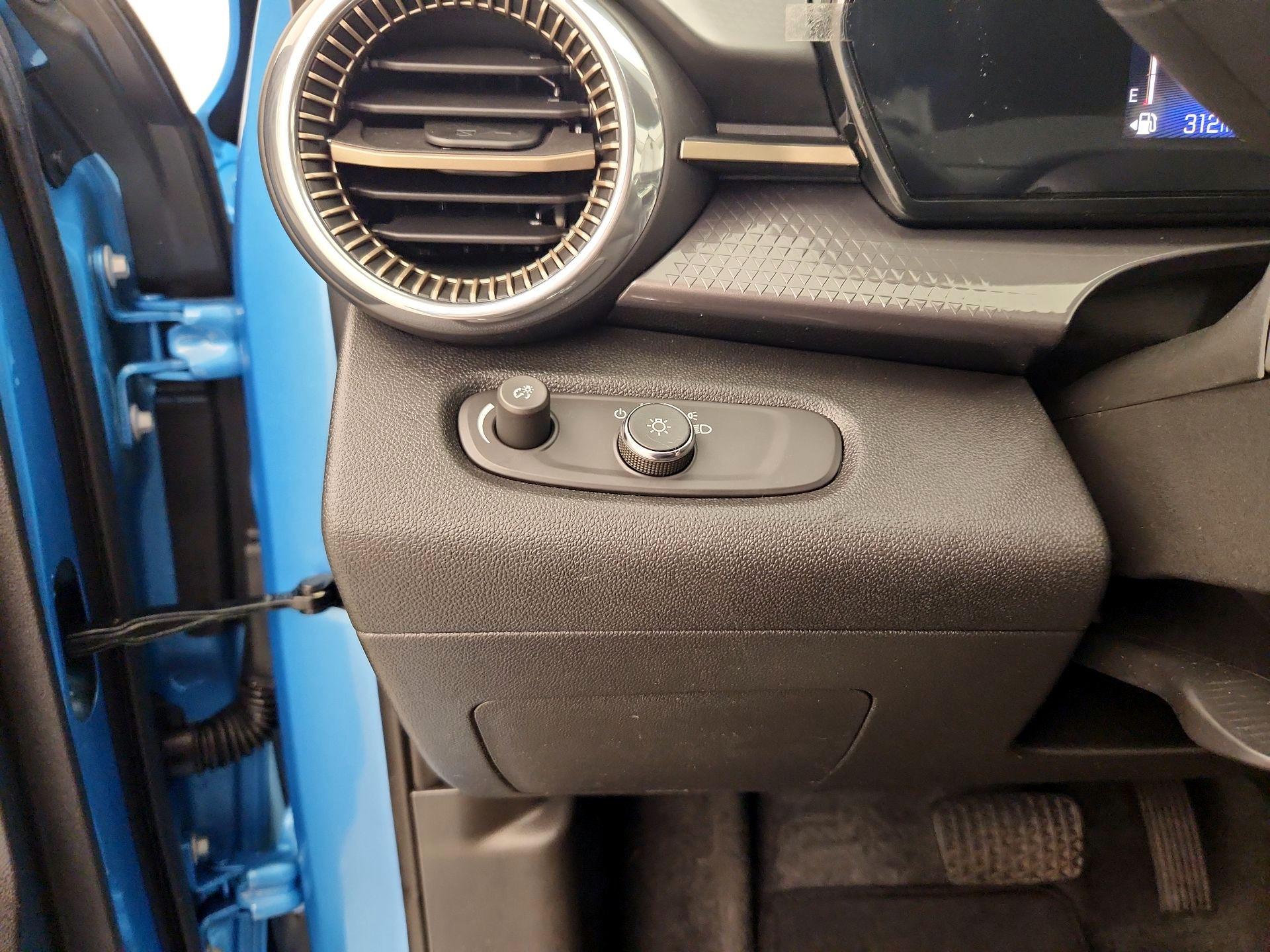 Thumbnail: 2025 Chevrolet Trax - 13