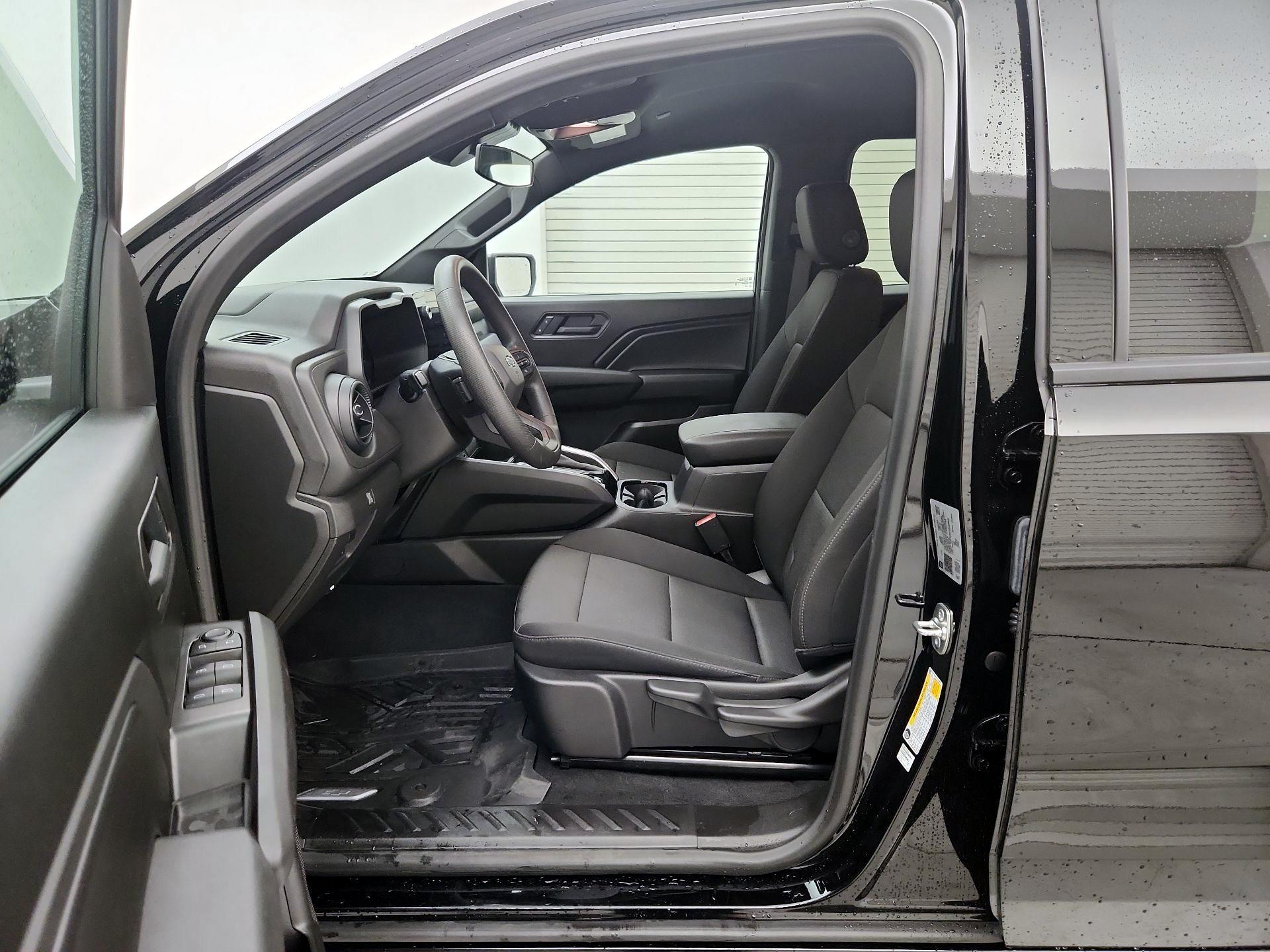 Thumbnail: 2025 Chevrolet Colorado - 11